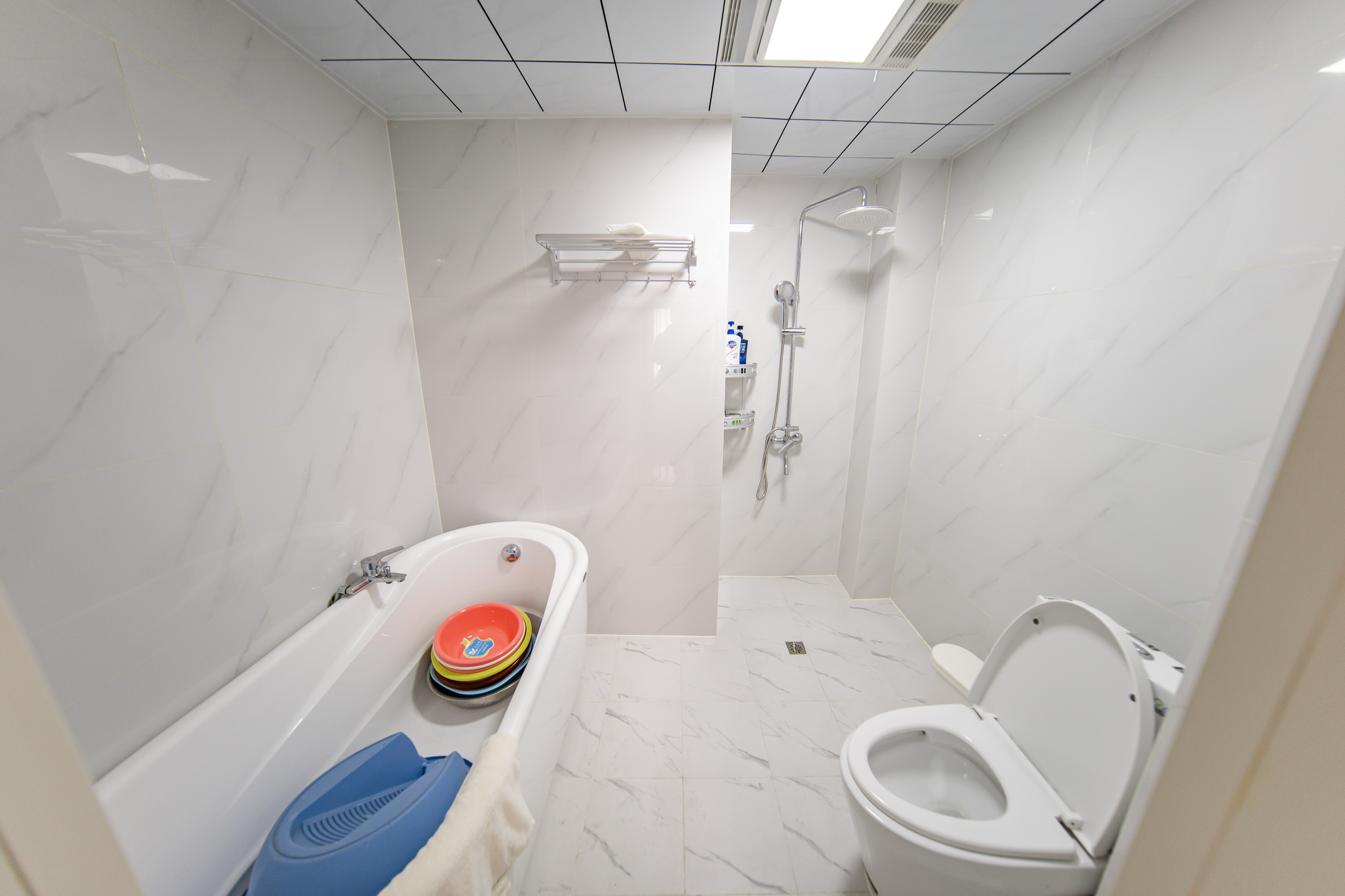 绿地湖湘中心 4室2厅2卫 429.0万 绿地湖湘中心 4室2厅2卫 429.0万卫生间