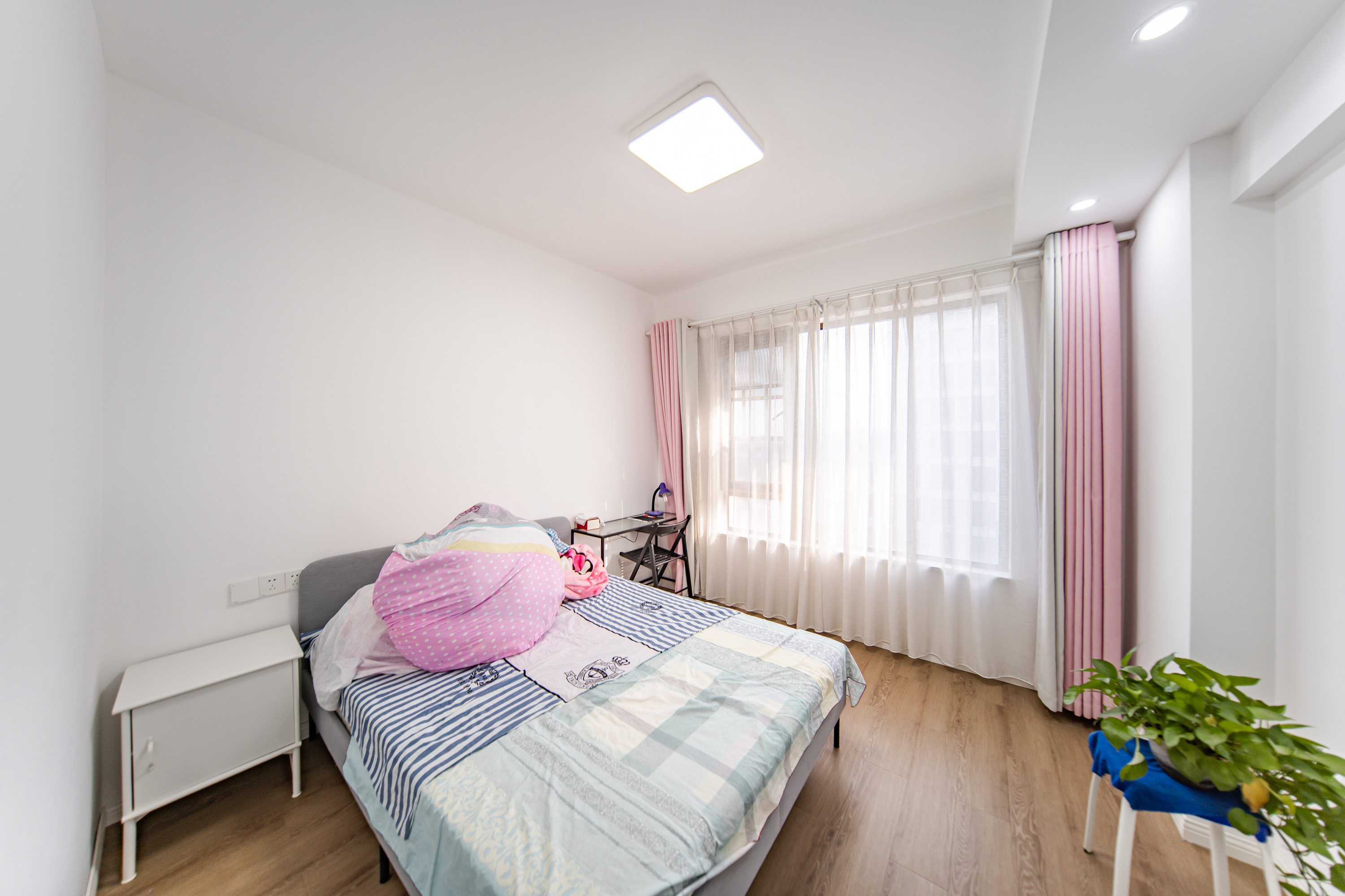 绿地湖湘中心 4室2厅2卫 429.0万 绿地湖湘中心 4室2厅2卫 429.0万卧室