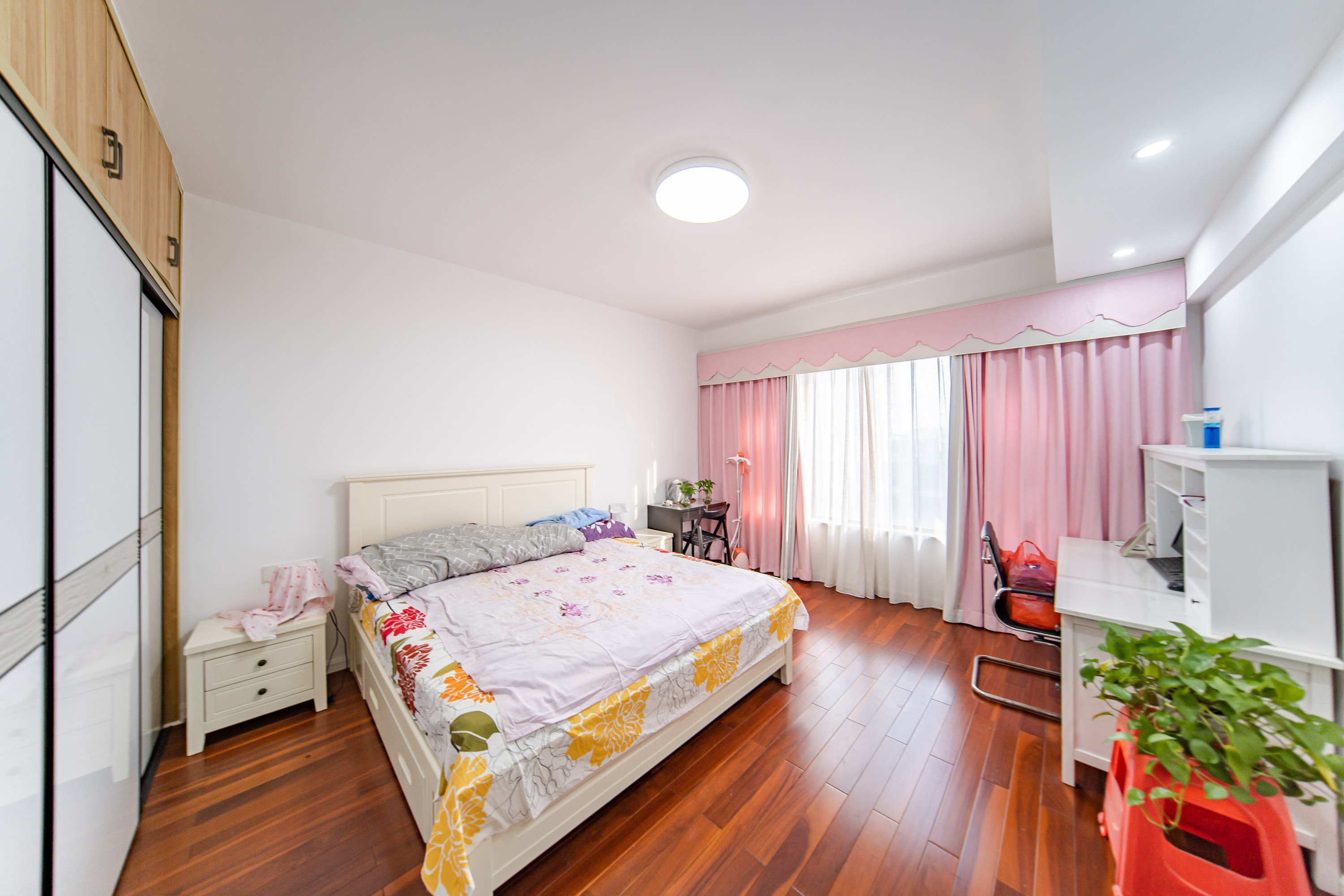 绿地湖湘中心 4室2厅2卫 429.0万 绿地湖湘中心 4室2厅2卫 429.0万卧室