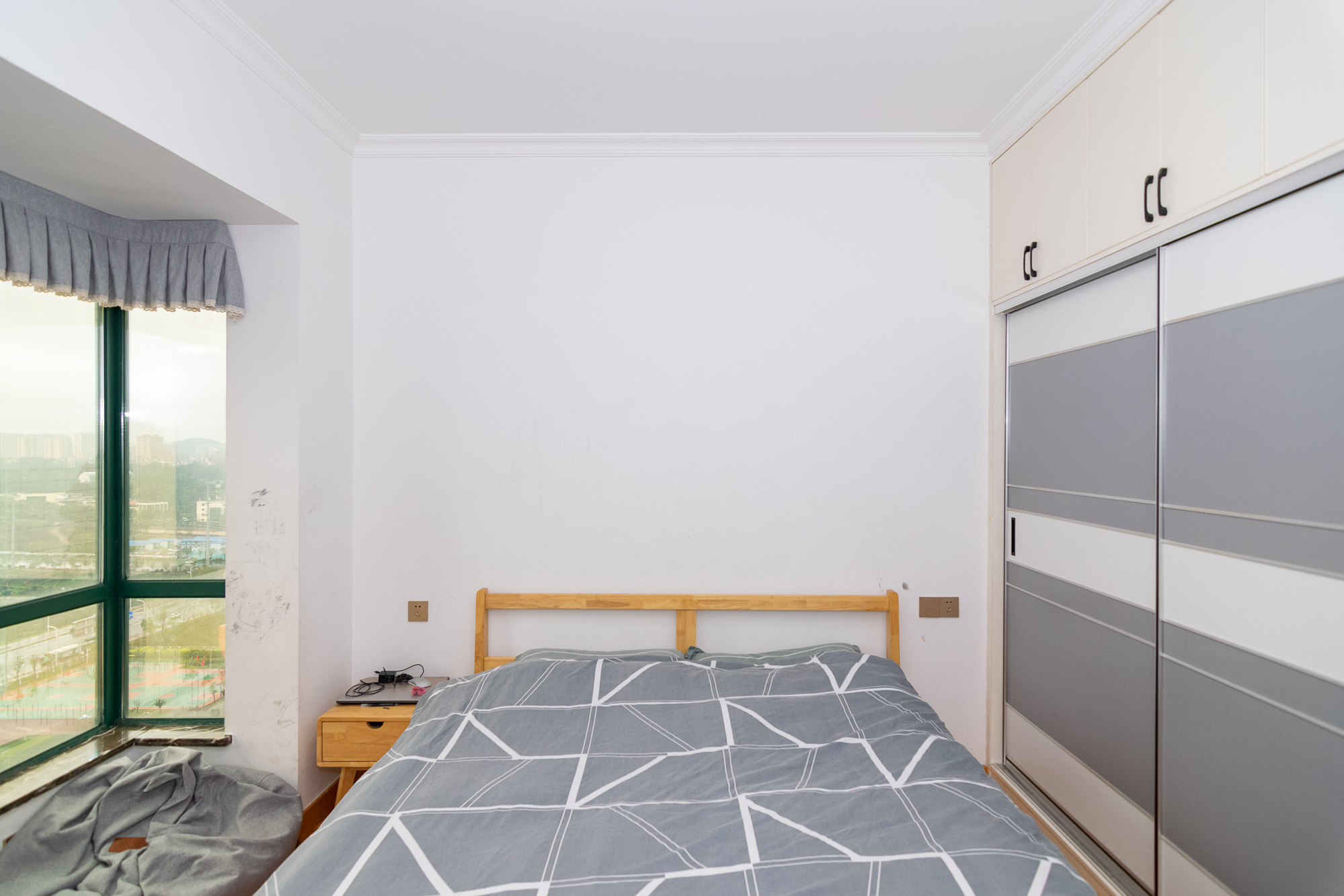 富基世纪公园  3室2厅2卫    66.0万卧室