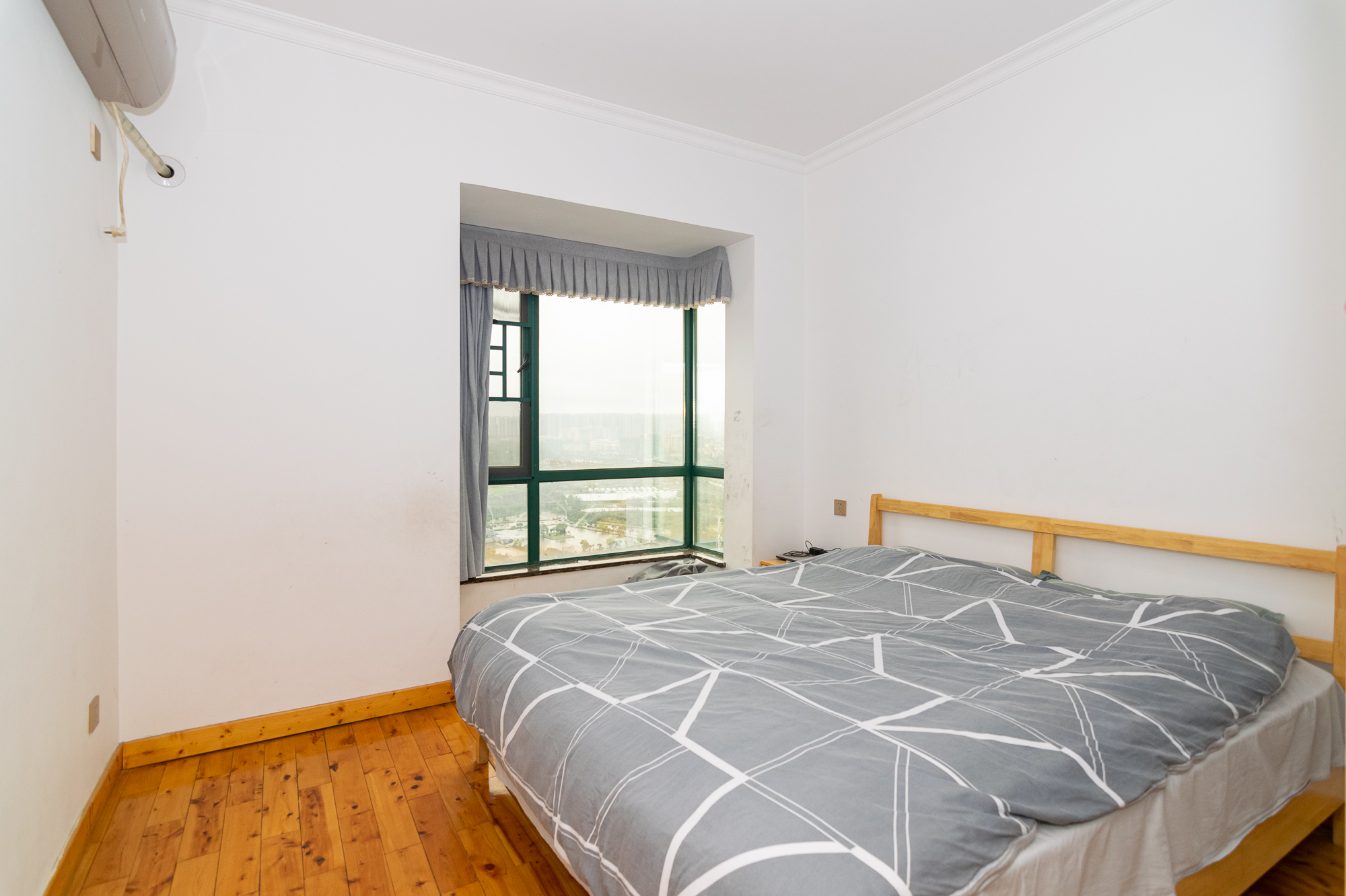 富基世纪公园  3室2厅2卫    66.0万卧室