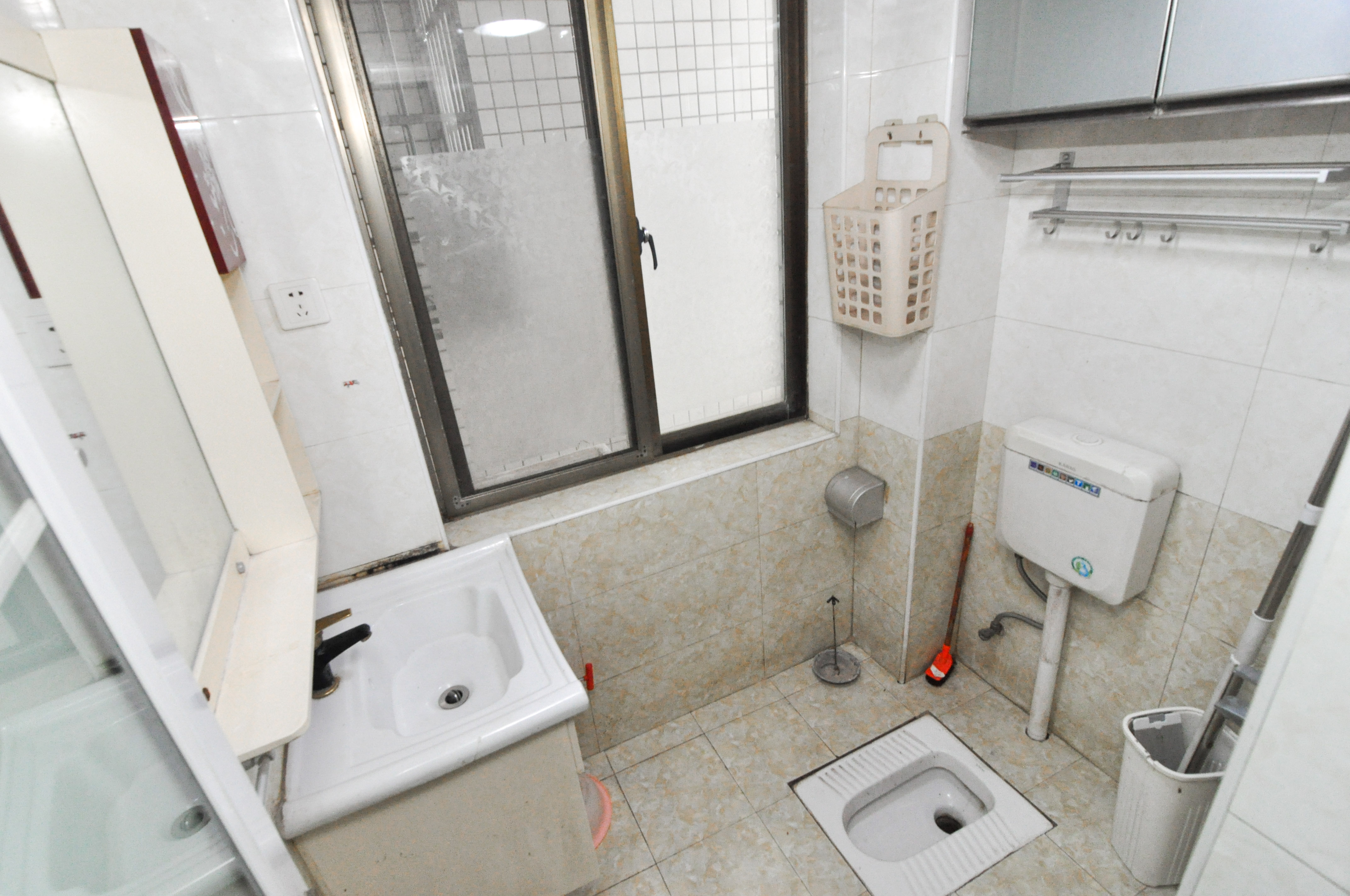 麓谷沐春园  3室2厅1卫   75.00万卫生间