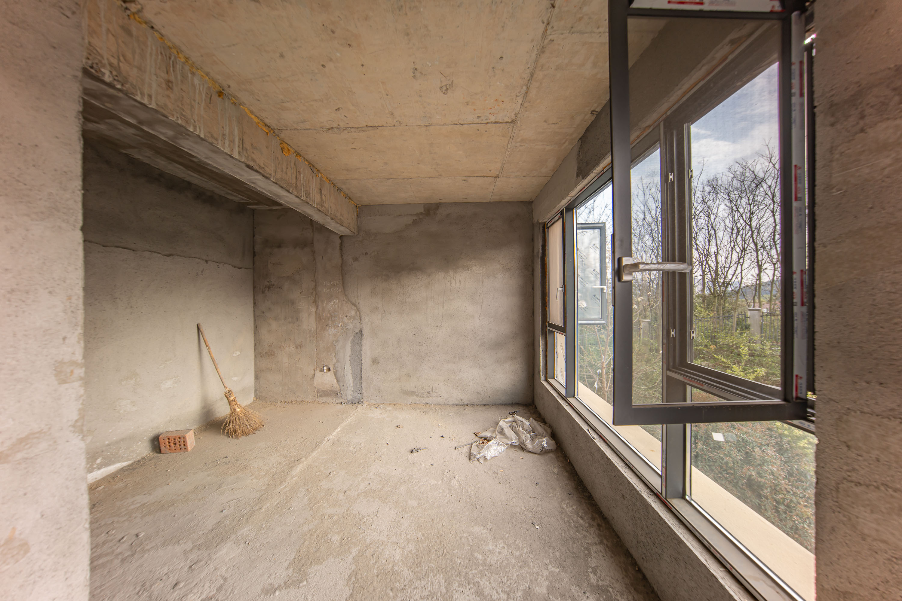 卓越麓山别墅(麓山峰境产权麓山花苑)  5室2厅4卫    410.0万 卓越麓山别墅(麓山峰境产权麓山花苑)  5室2厅4卫    410.0万卧室