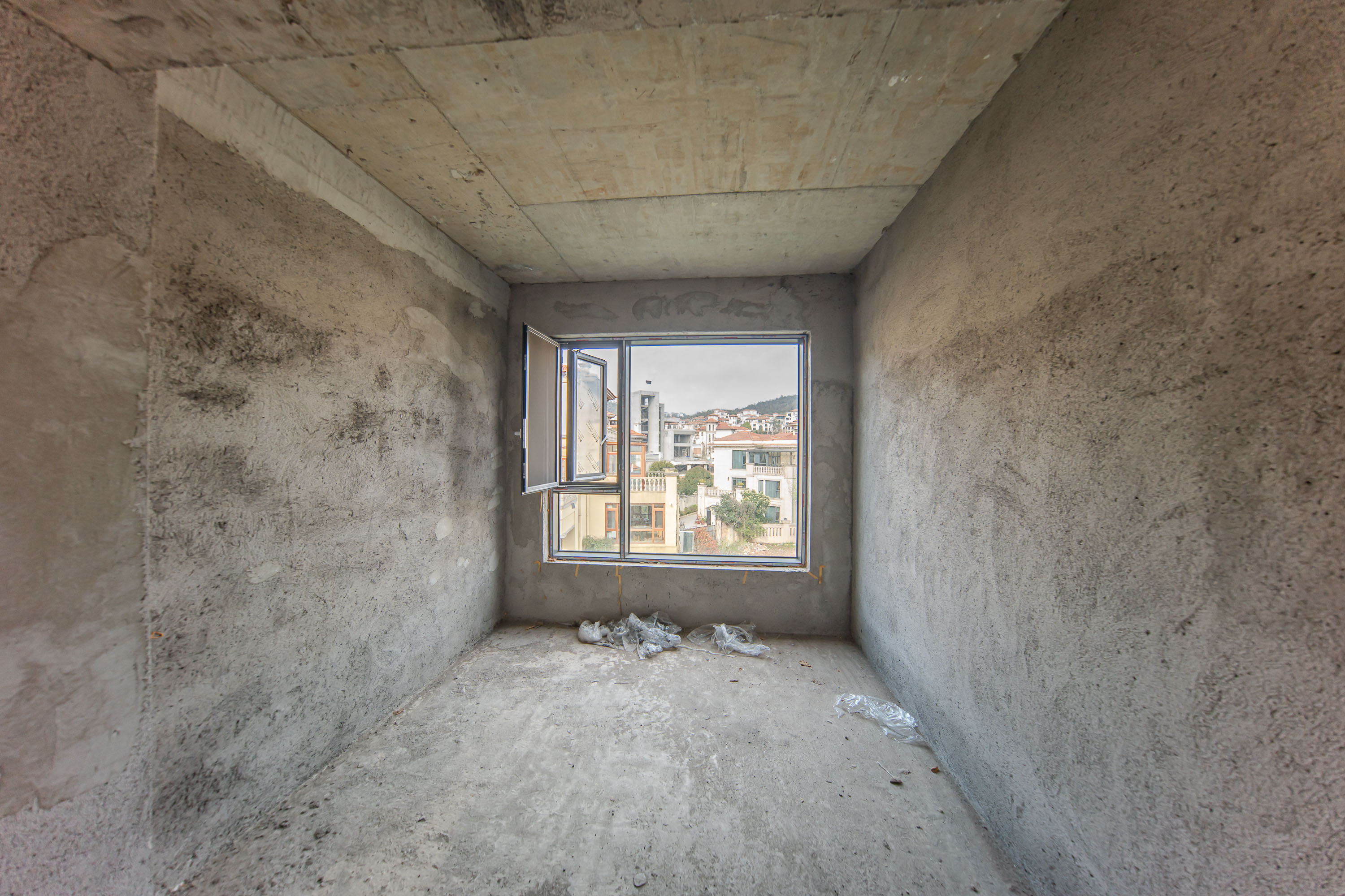 卓越麓山别墅(麓山峰境产权麓山花苑)  5室2厅4卫    410.0万 卓越麓山别墅(麓山峰境产权麓山花苑)  5室2厅4卫    410.0万卧室