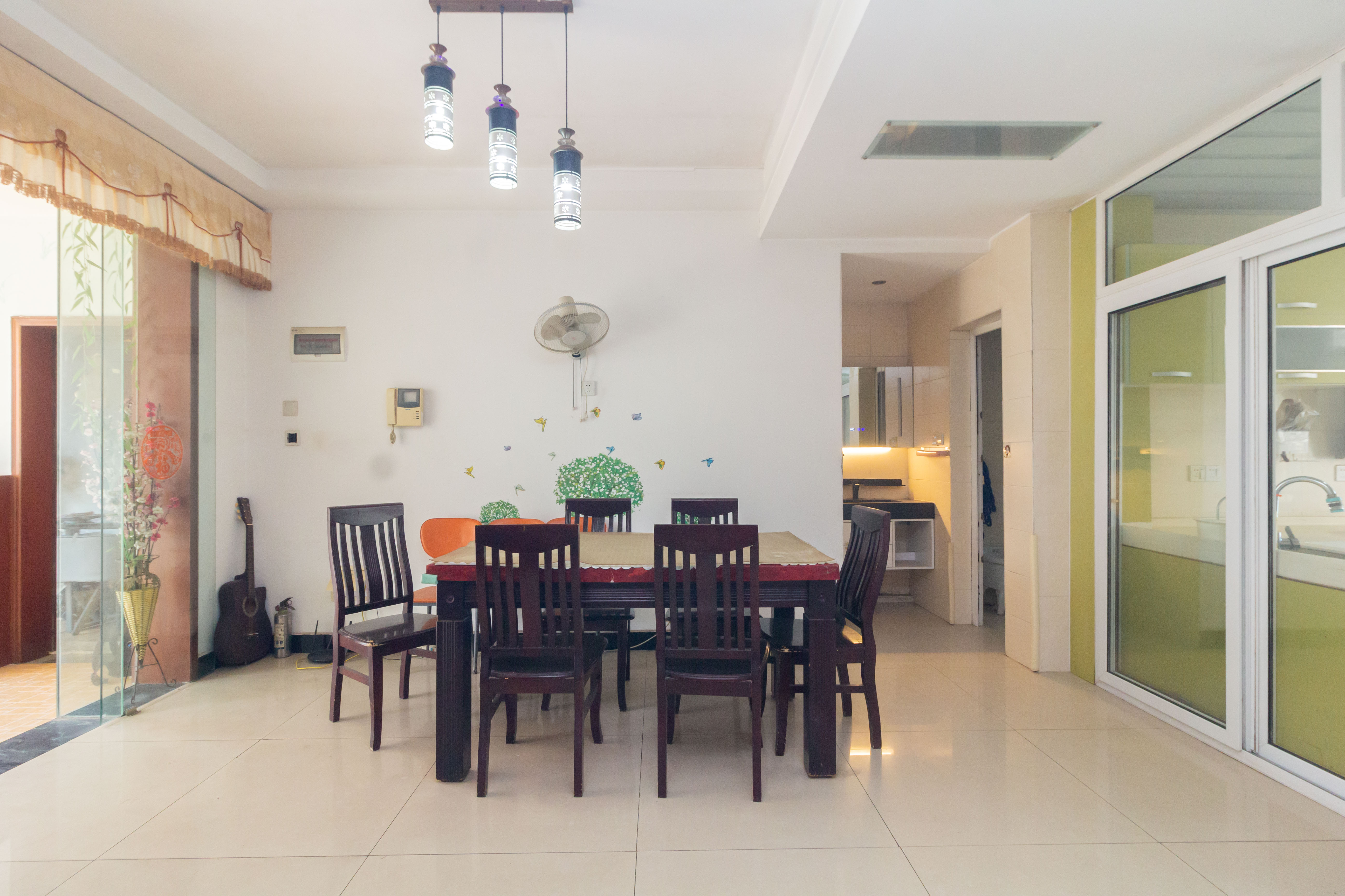 星城国际  4室2厅2卫    55.8万客厅