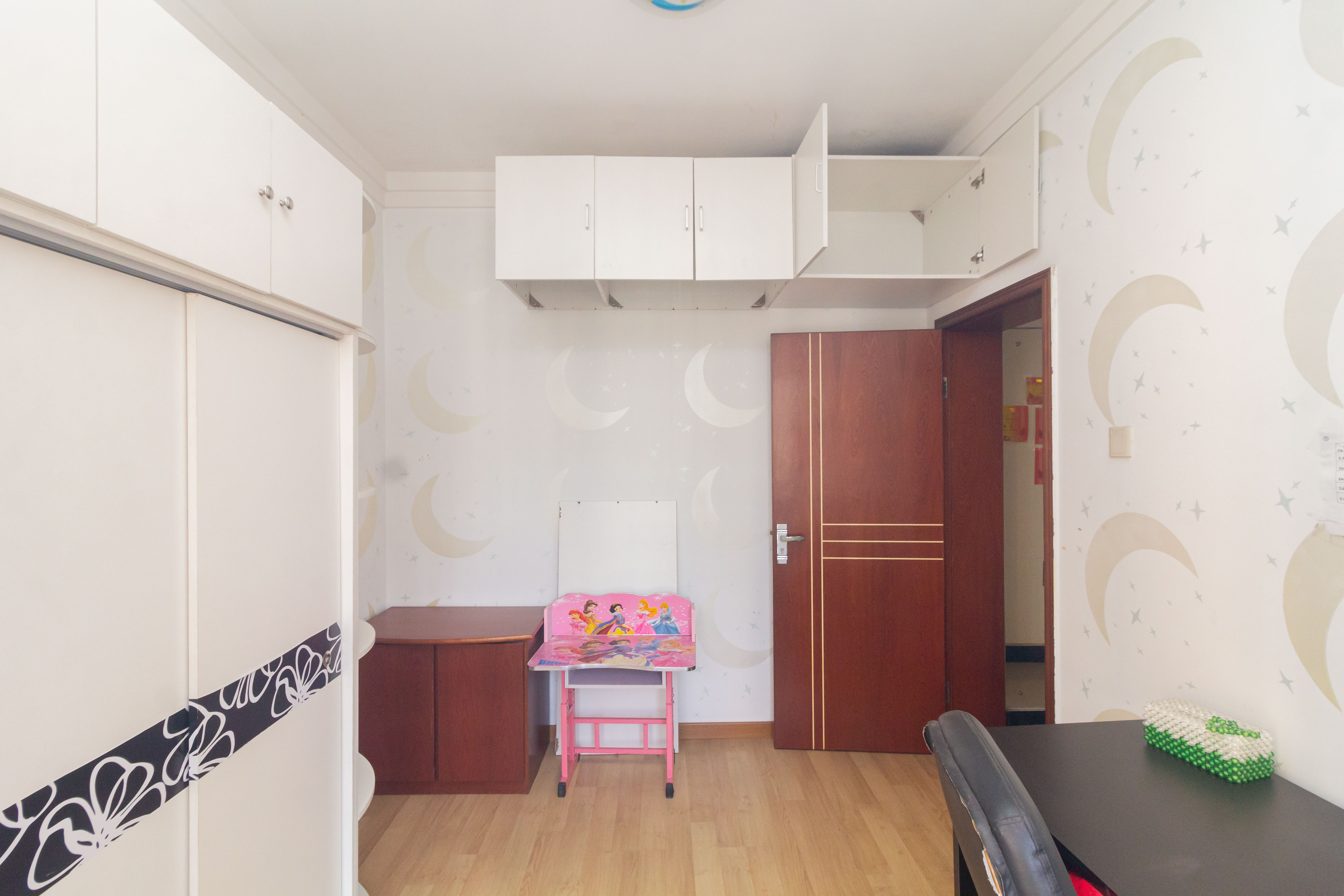 星城国际  4室2厅2卫    55.8万卧室