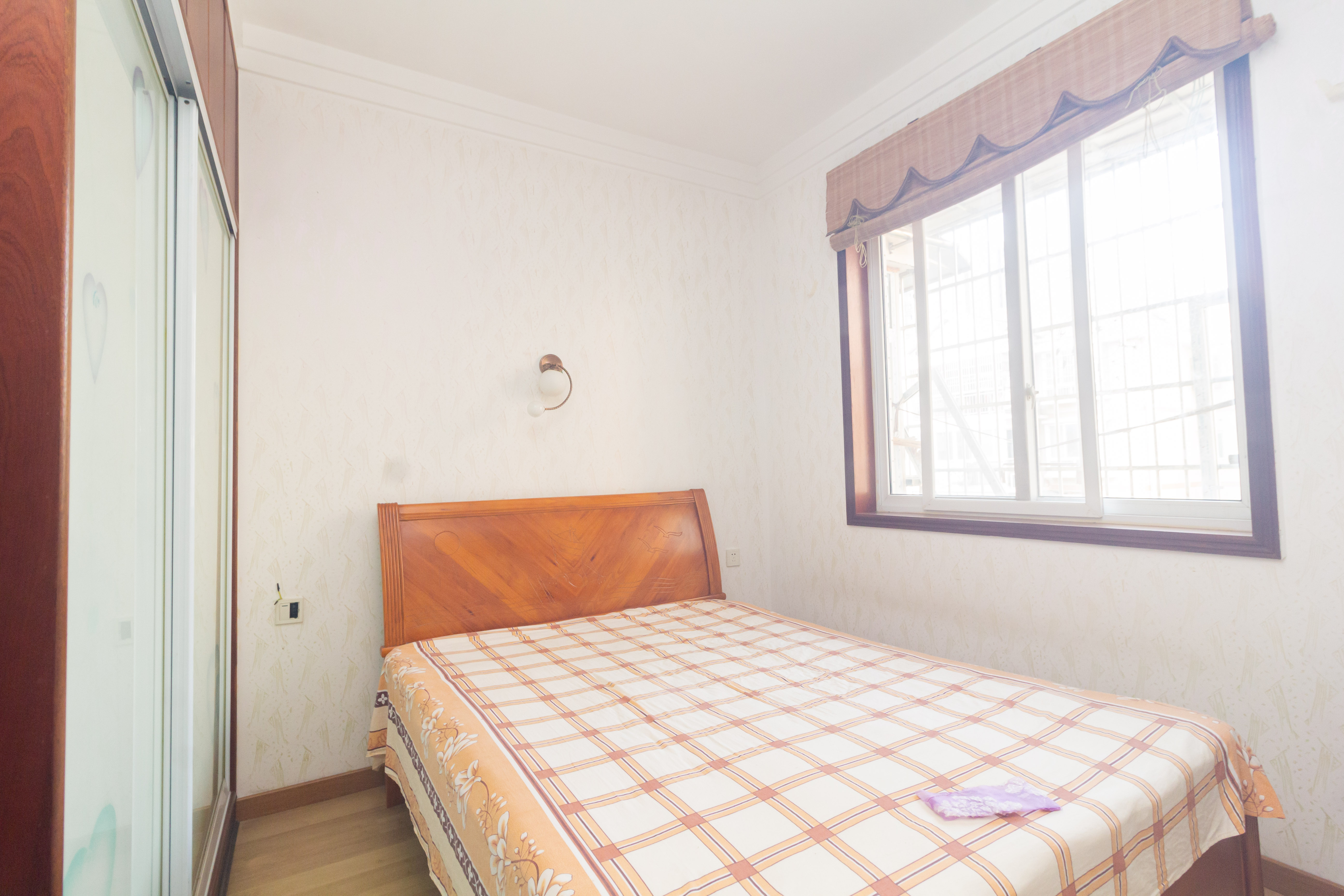 星城国际  4室2厅2卫    55.8万卧室