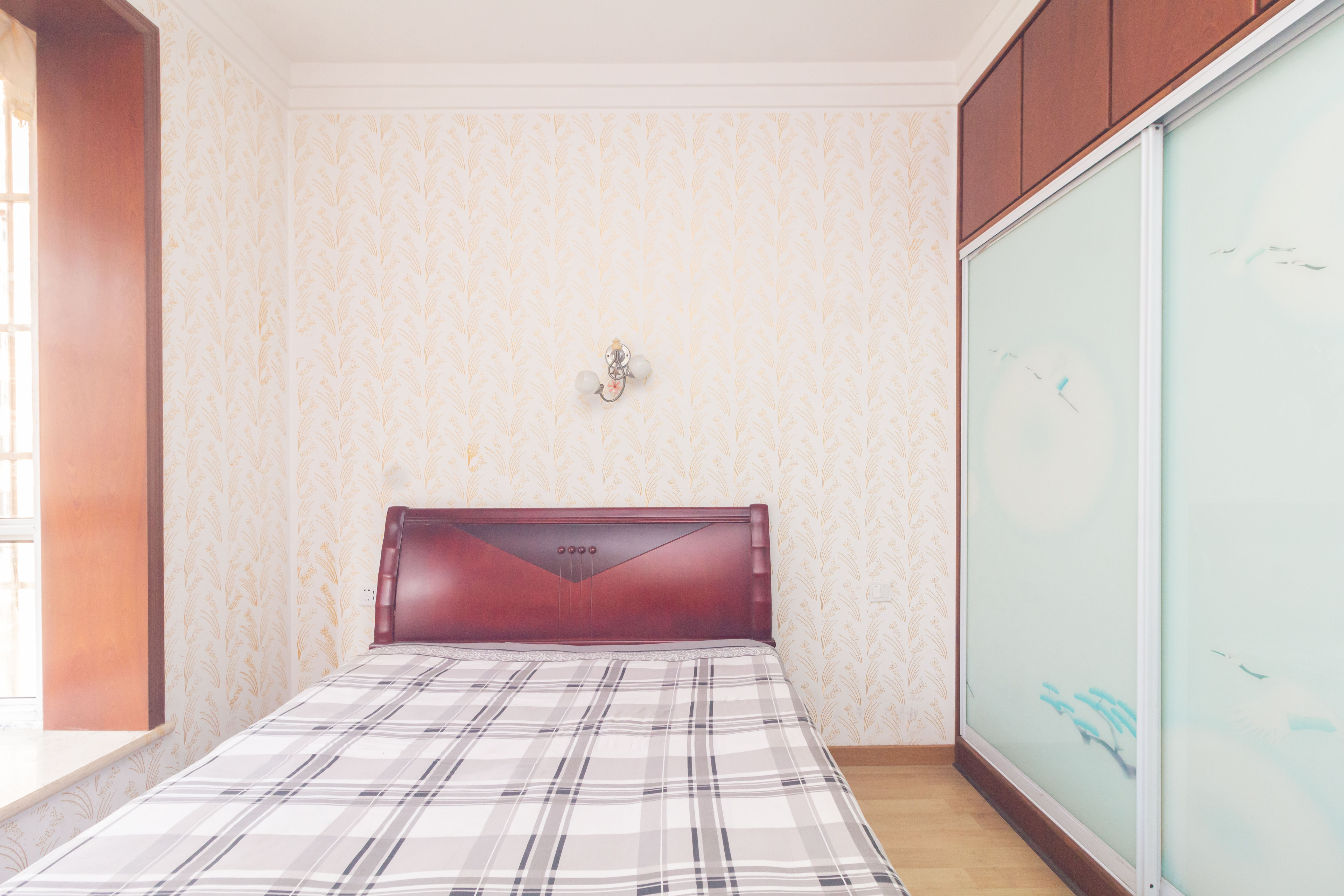 星城国际  4室2厅2卫    55.8万卧室