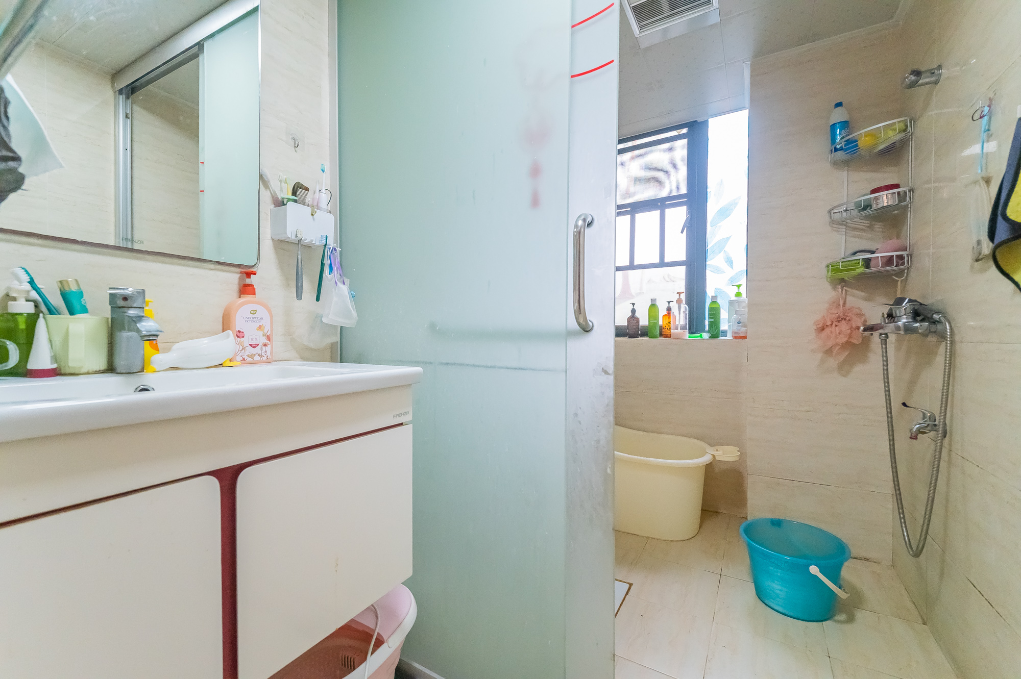 恒基凯旋门一二期  3室2厅1卫    78.0万 恒基凯旋门一二期  3室2厅1卫    78.0万卫生间