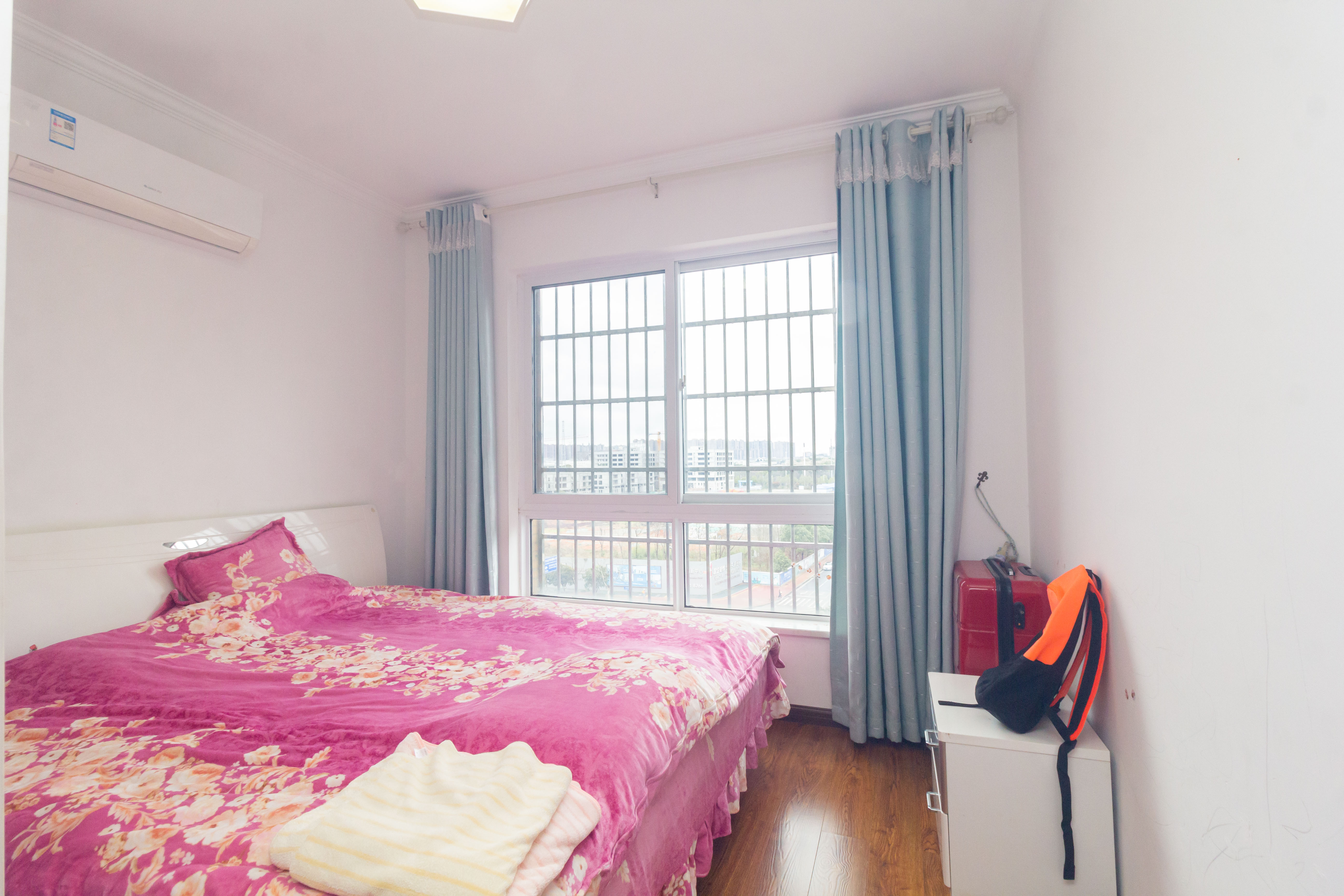 领东汇 4室2厅2卫 82.6万 领东汇 4室2厅2卫 82.6万卧室