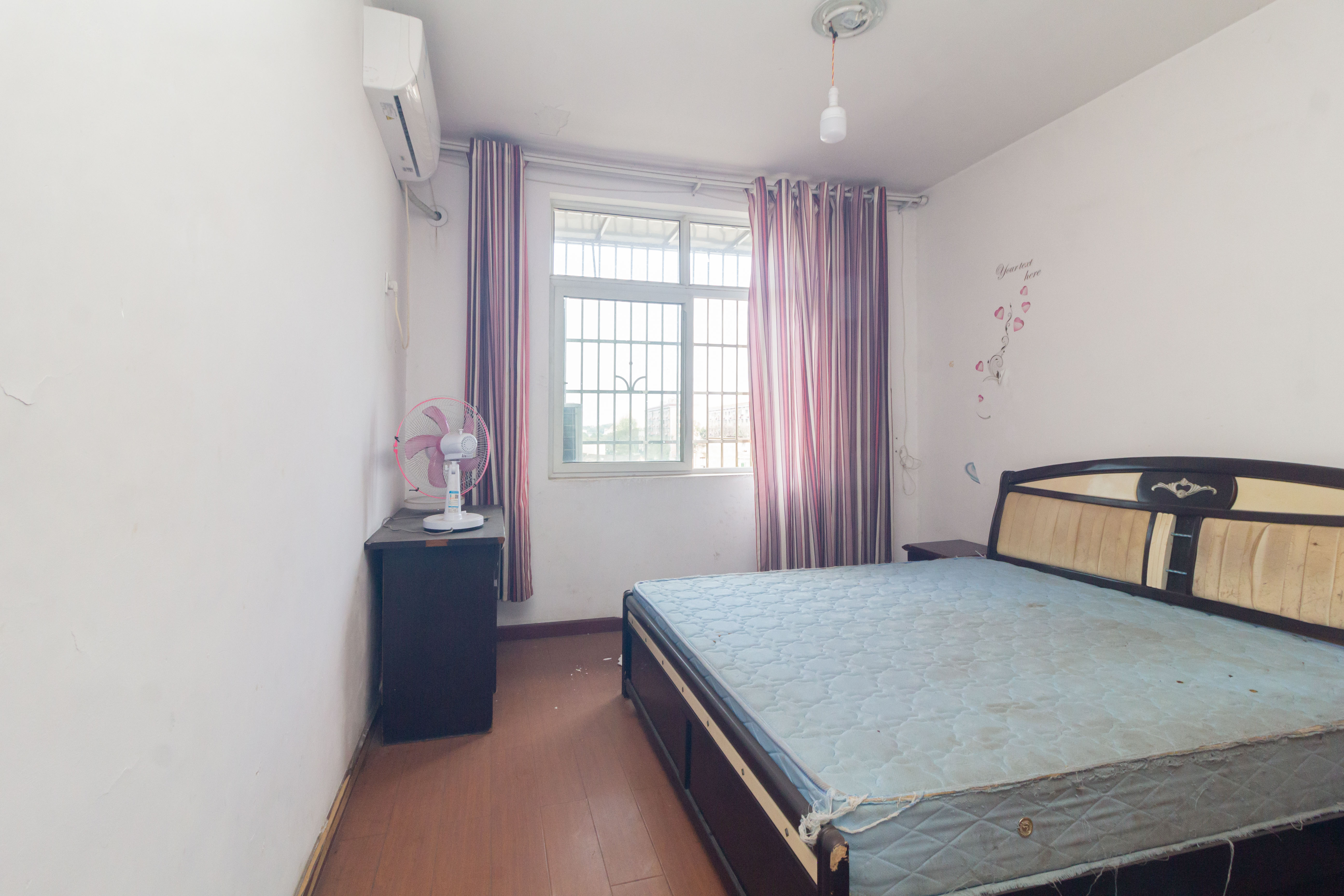 泉塘小区  4室2厅2卫    45.8万 泉塘小区  4室2厅2卫    45.8万卧室