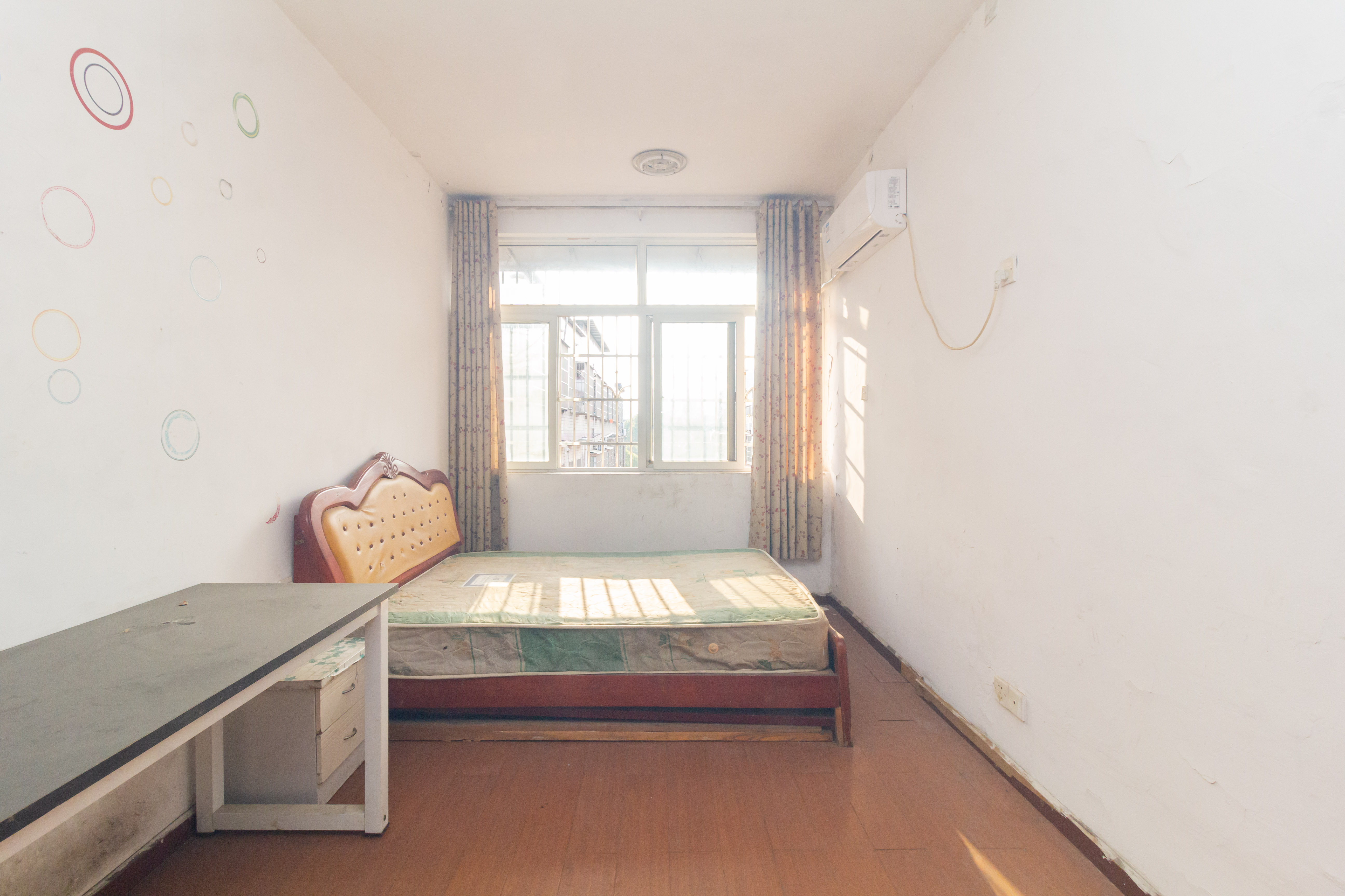 泉塘小区  4室2厅2卫    45.8万 泉塘小区  4室2厅2卫    45.8万卧室