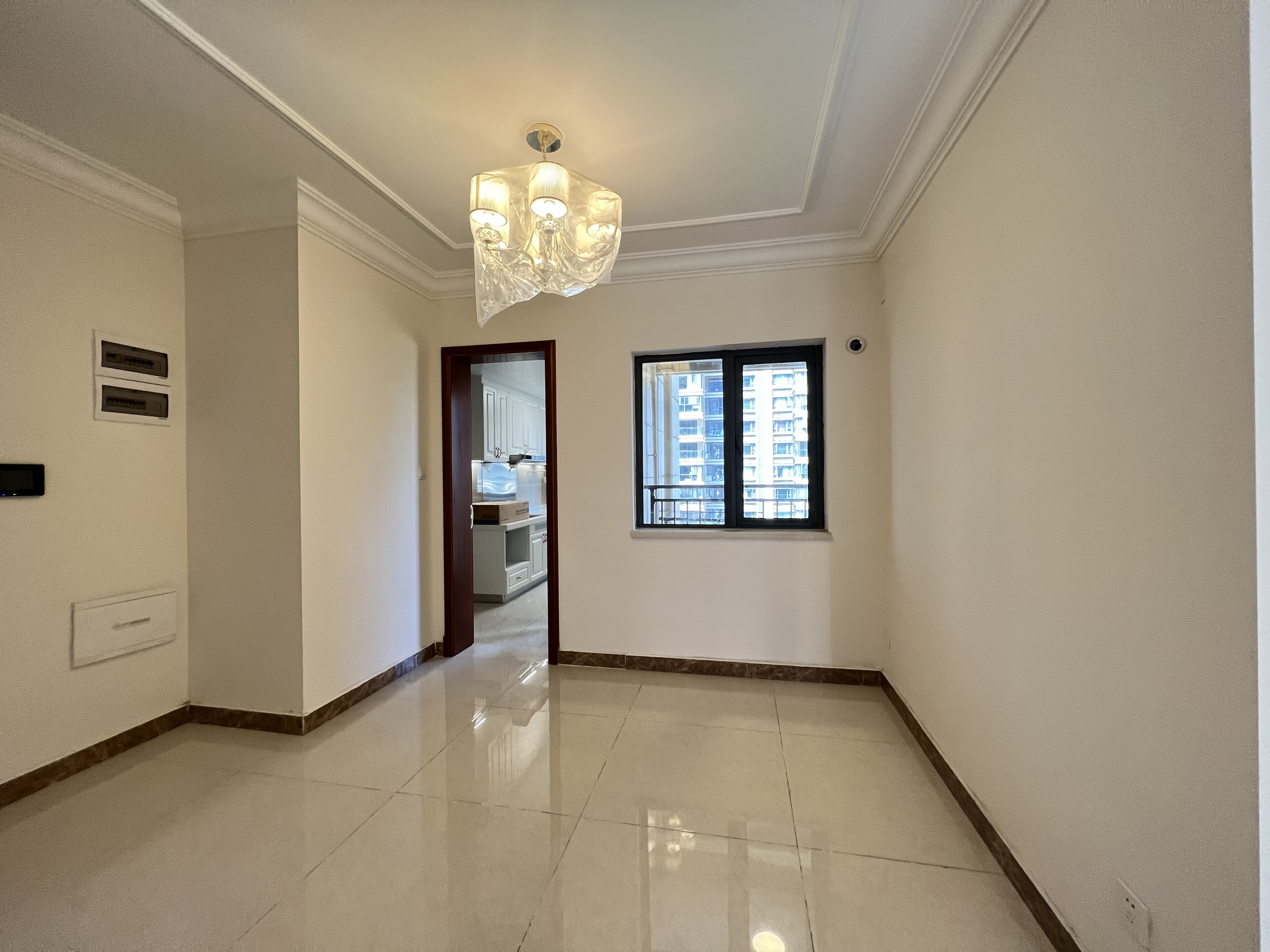 恒大华府  4室2厅2卫    88.8万 恒大华府  4室2厅2卫    88.8万室内图