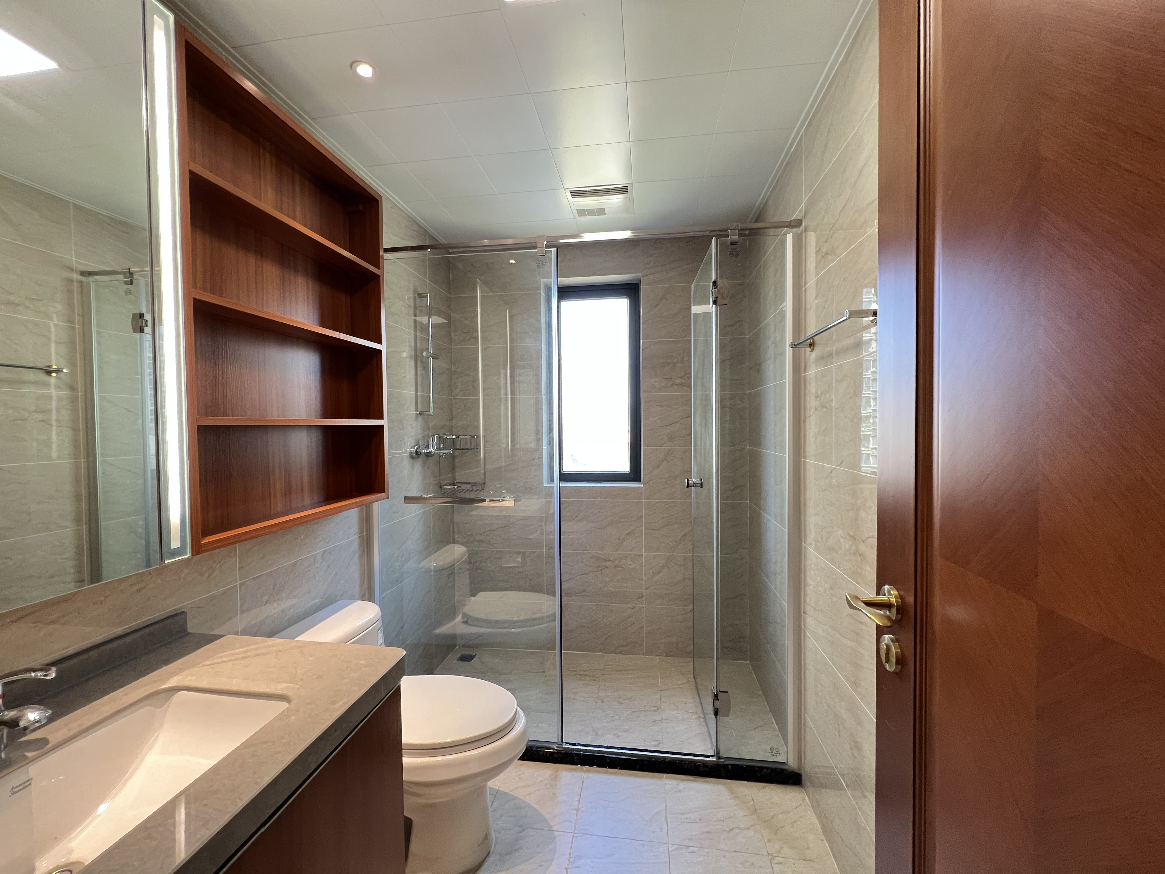 恒大华府  4室2厅2卫    88.8万 恒大华府  4室2厅2卫    88.8万室内图