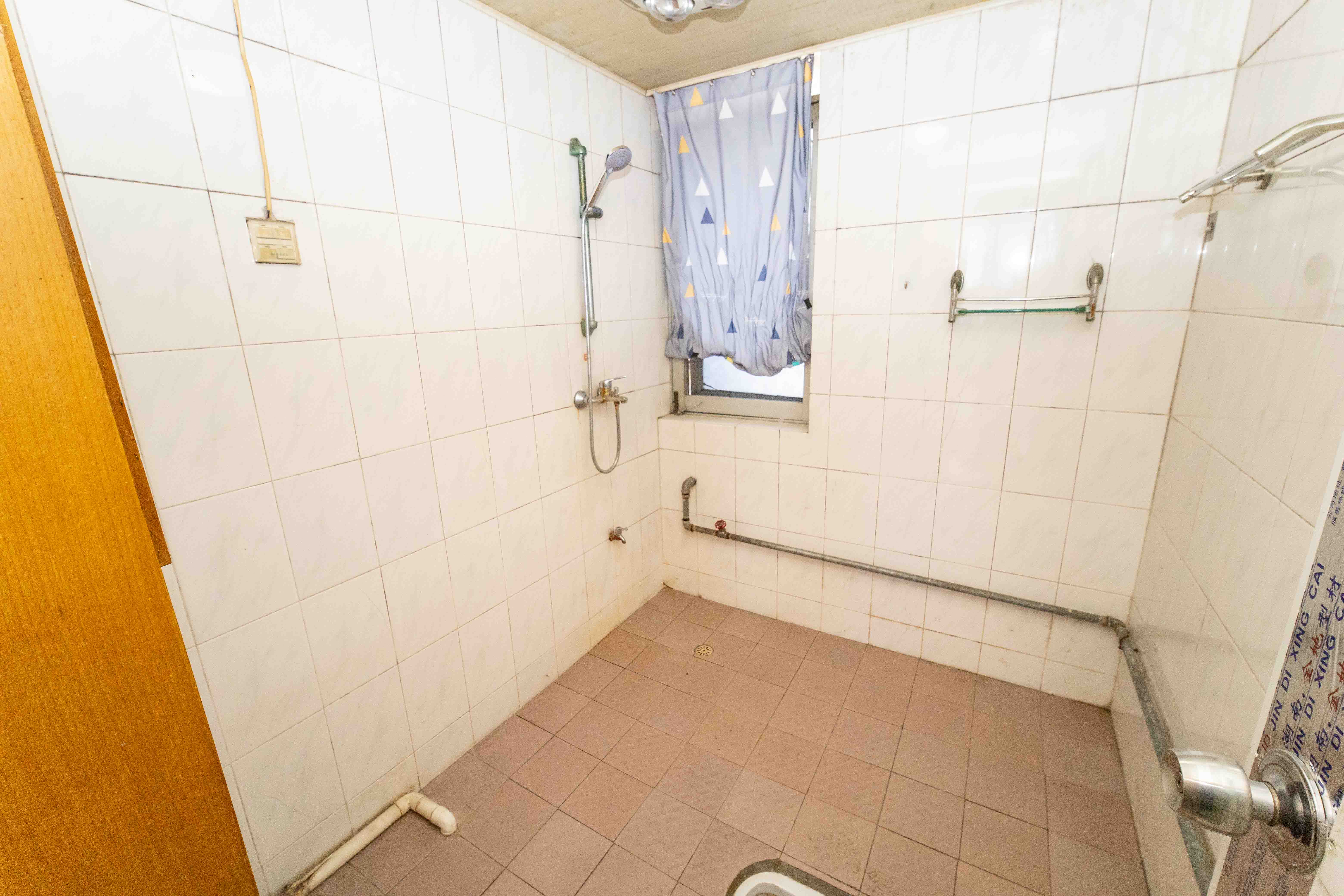 安泰新村 2室2厅1卫 48.0万 安泰新村 2室2厅1卫 48.0万卫生间