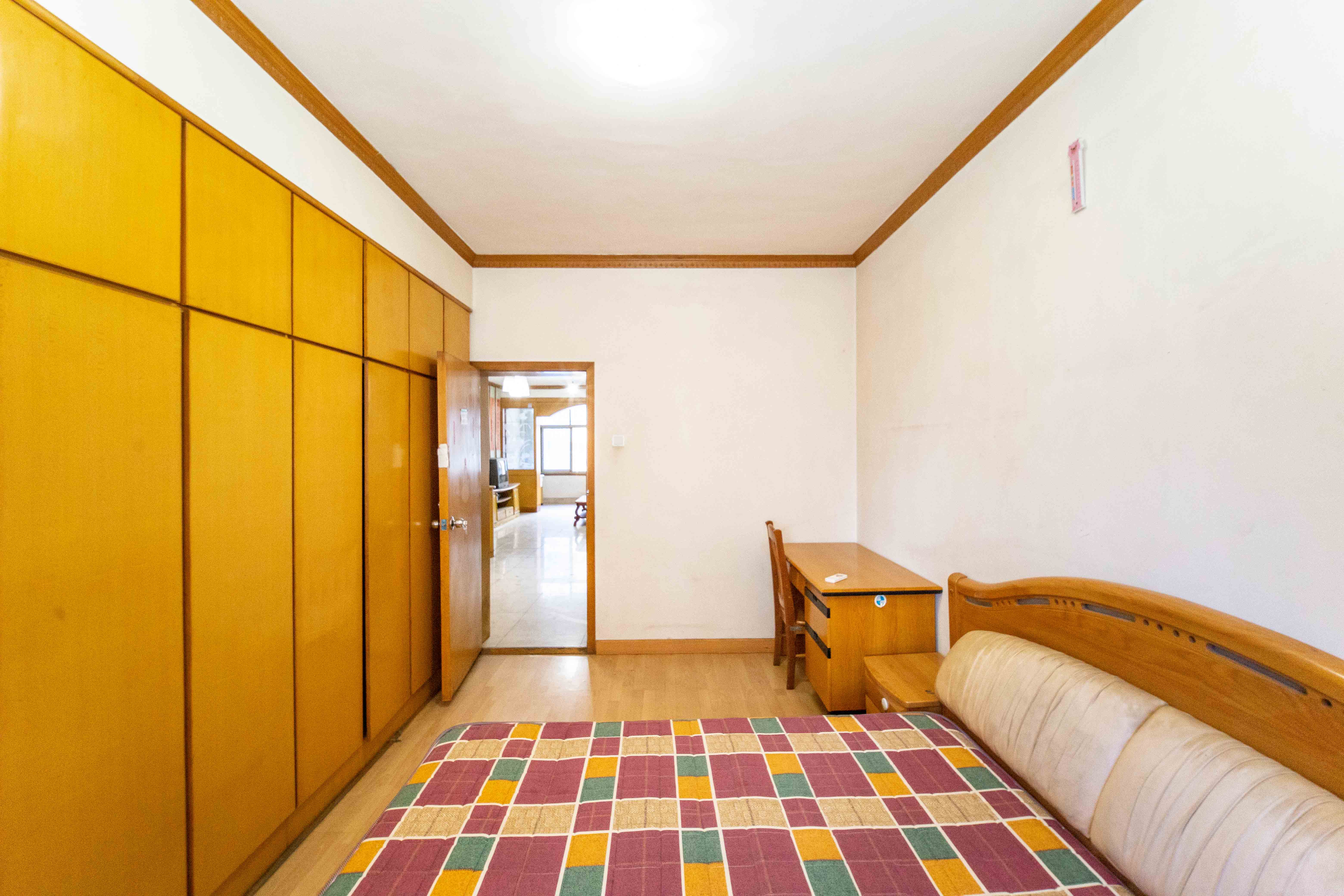 安泰新村 2室2厅1卫 48.0万 安泰新村 2室2厅1卫 48.0万卧室