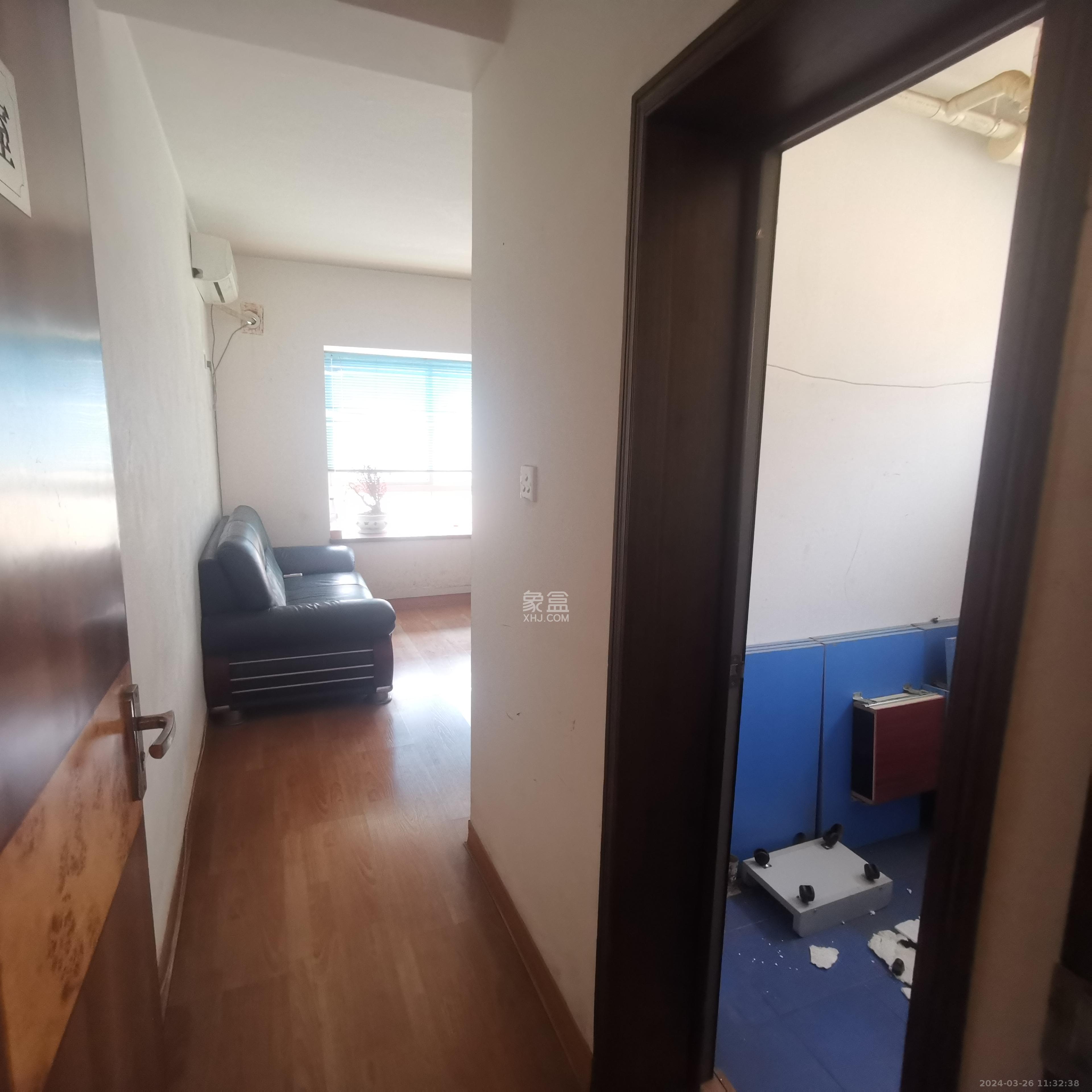 政華嘉園  3室2廳1衛(wèi)   2100.00元/月室內(nèi)圖