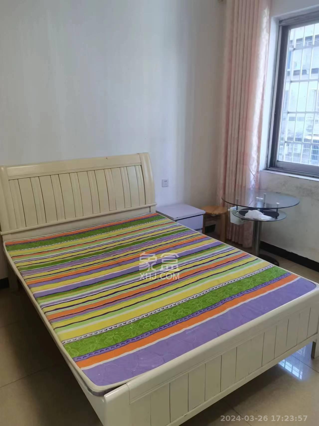 铭园小区  1室1厅1卫   1200.00元/月室内图