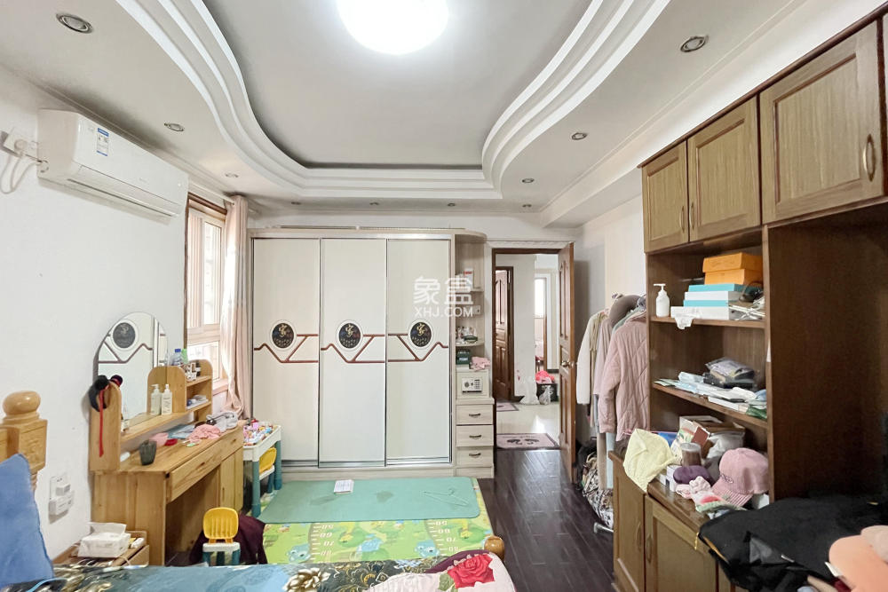 天心電腦城（朝陽麗景，朝陽麗園）  4室2廳1衛(wèi)   137.00萬