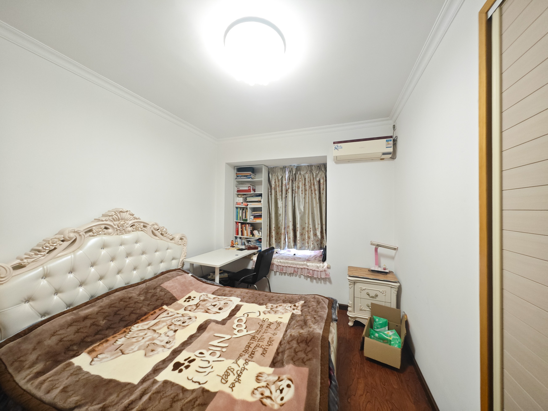 嘉盛华庭(一期、二期、三期) 3室2厅2卫 83.0万 嘉盛华庭(一期、二期、三期) 3室2厅2卫 83.0万卧室