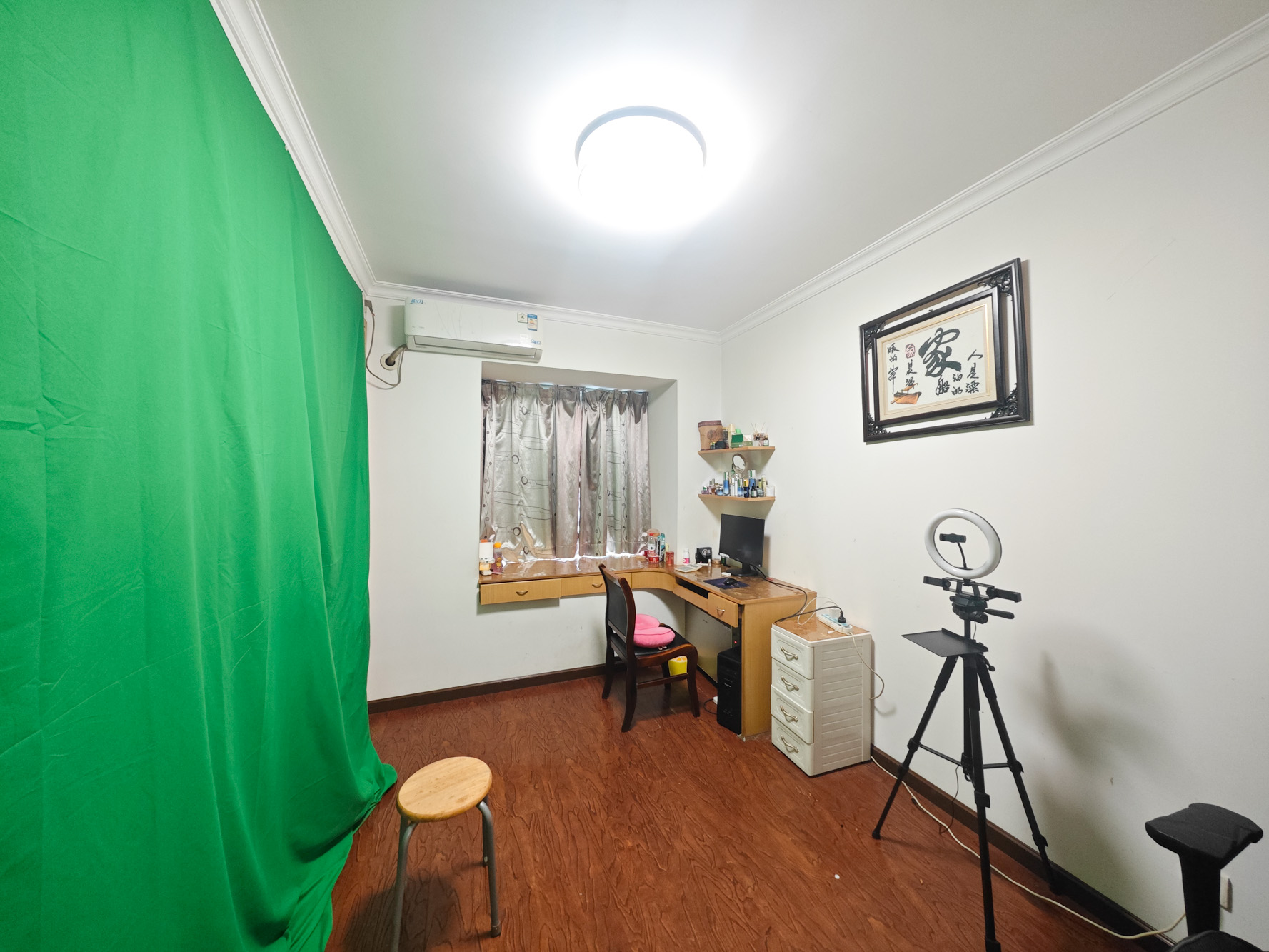 嘉盛华庭(一期、二期、三期) 3室2厅2卫 83.0万 嘉盛华庭(一期、二期、三期) 3室2厅2卫 83.0万卧室