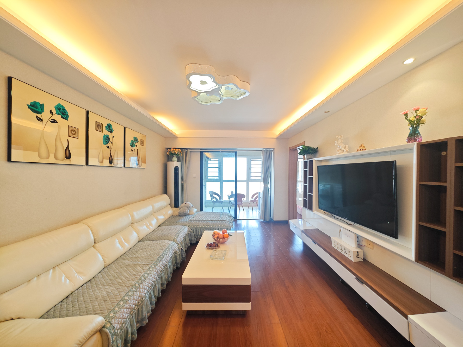 万科魅力之城非凡里 3室2厅1卫 98.0万 万科魅力之城非凡里 3室2厅1卫 98.0万客厅