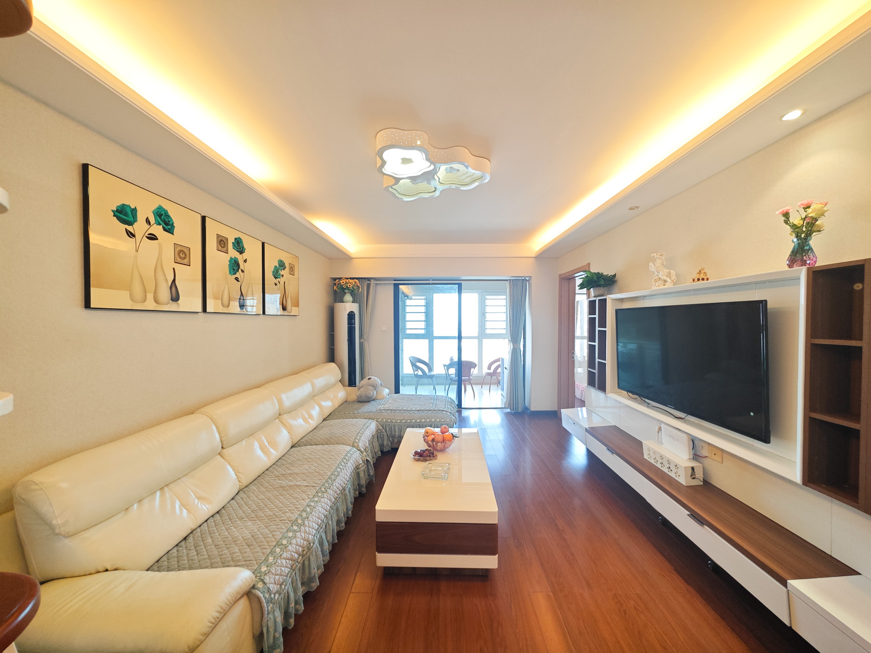 万科魅力之城非凡里 3室2厅1卫 98.0万 万科魅力之城非凡里 3室2厅1卫 98.0万客厅