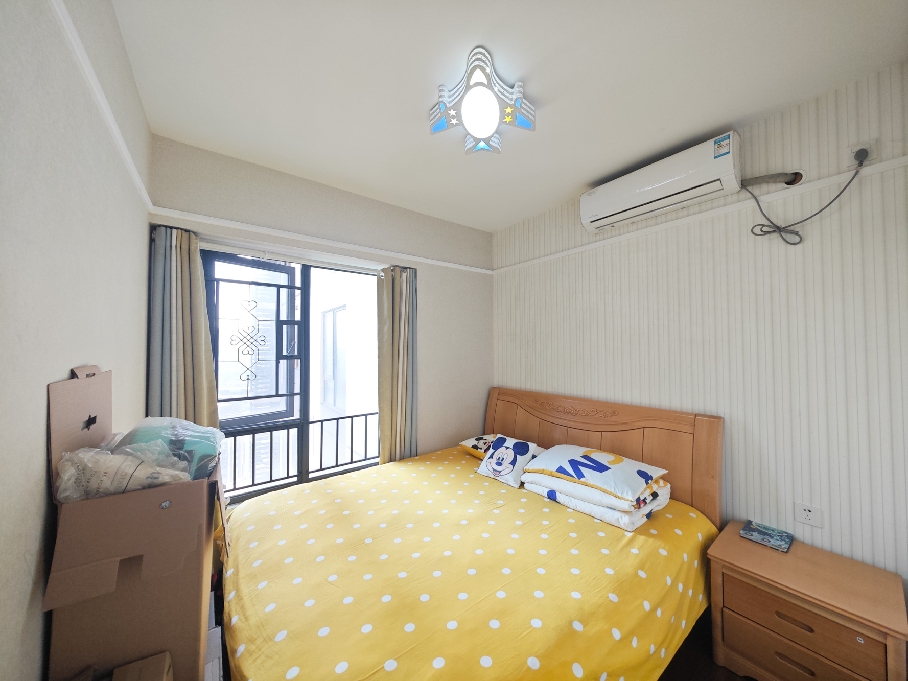 万科魅力之城非凡里 3室2厅1卫 98.0万 万科魅力之城非凡里 3室2厅1卫 98.0万卧室