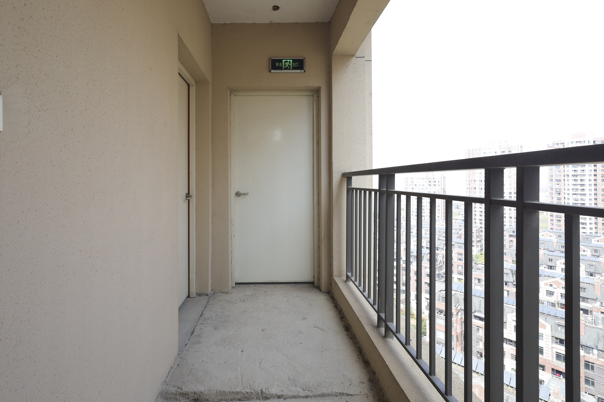 长沙雅居乐花园 4室2厅2卫 138.0万 长沙雅居乐花园 4室2厅2卫 138.0万阳台