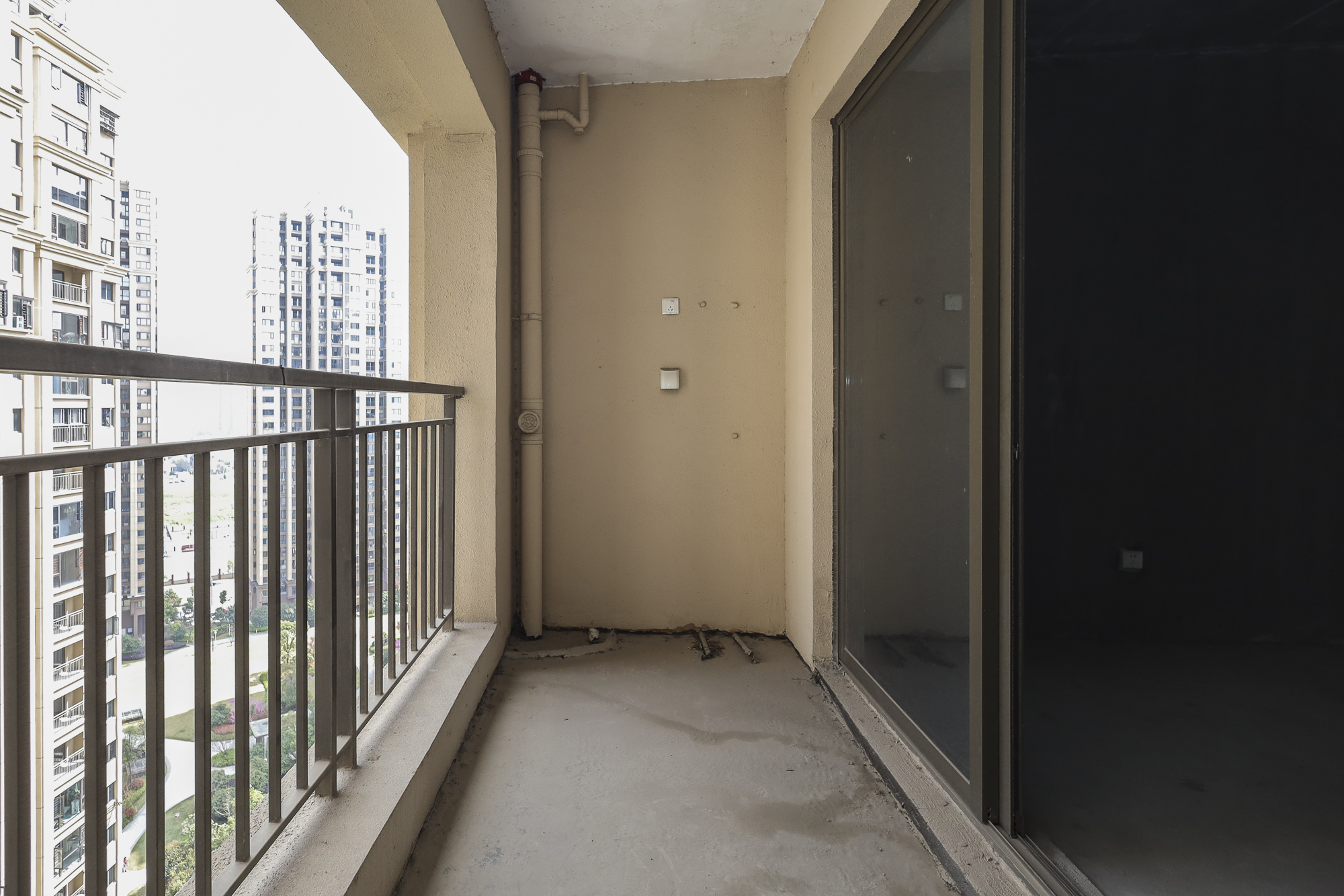 长沙雅居乐花园 4室2厅2卫 138.0万 长沙雅居乐花园 4室2厅2卫 138.0万阳台