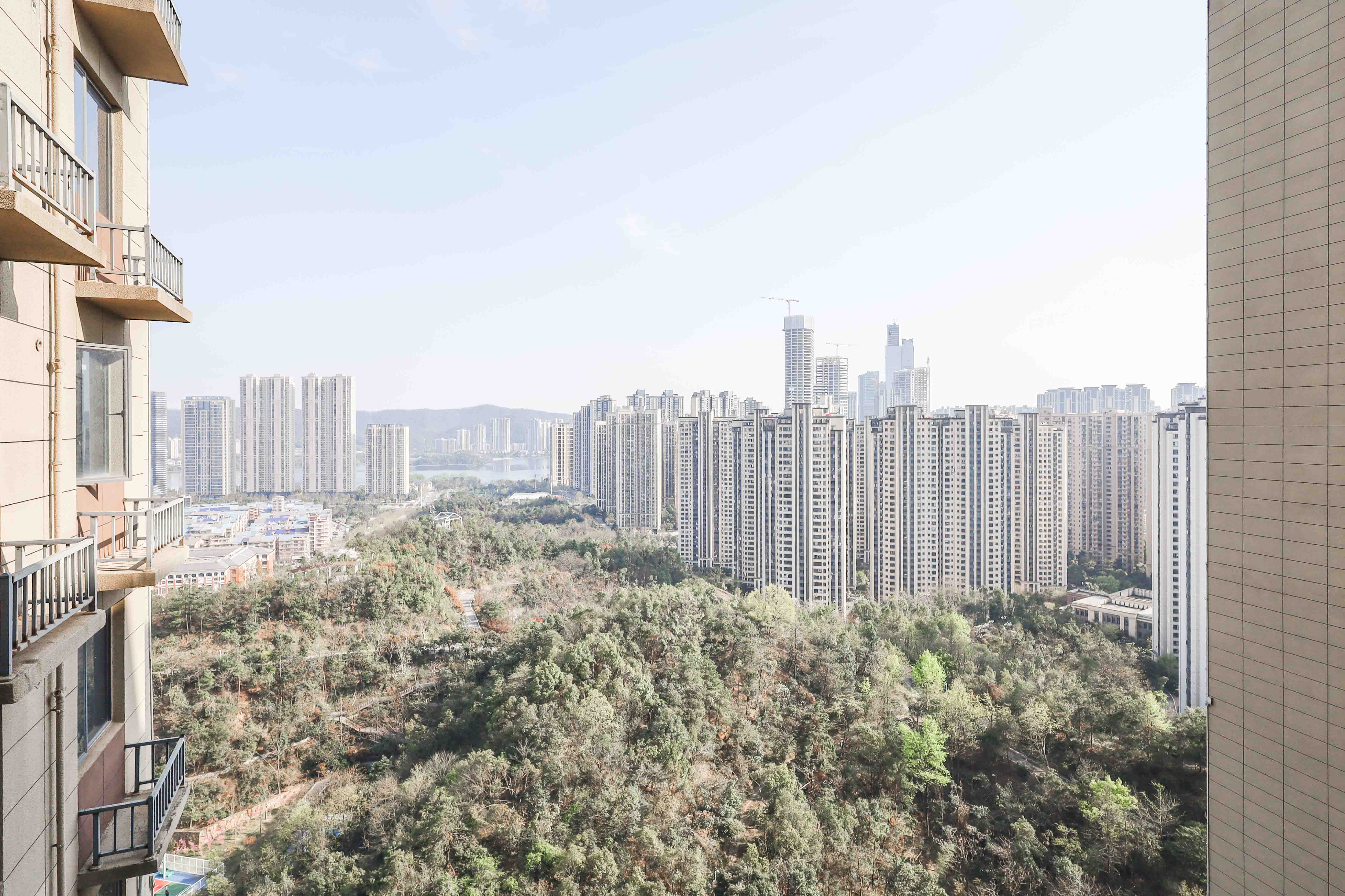 骑龙大街（骑龙苑）  4室2厅2卫    109.89万阳台