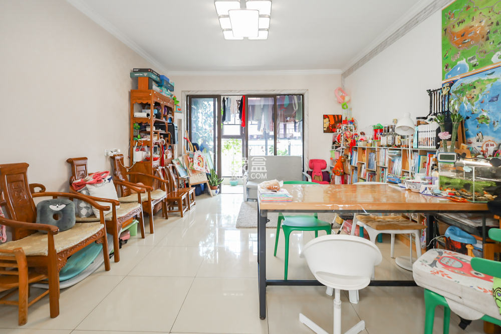 世茂外滩里（世茂铂翠湾三期）  4室2厅1卫    248.0万