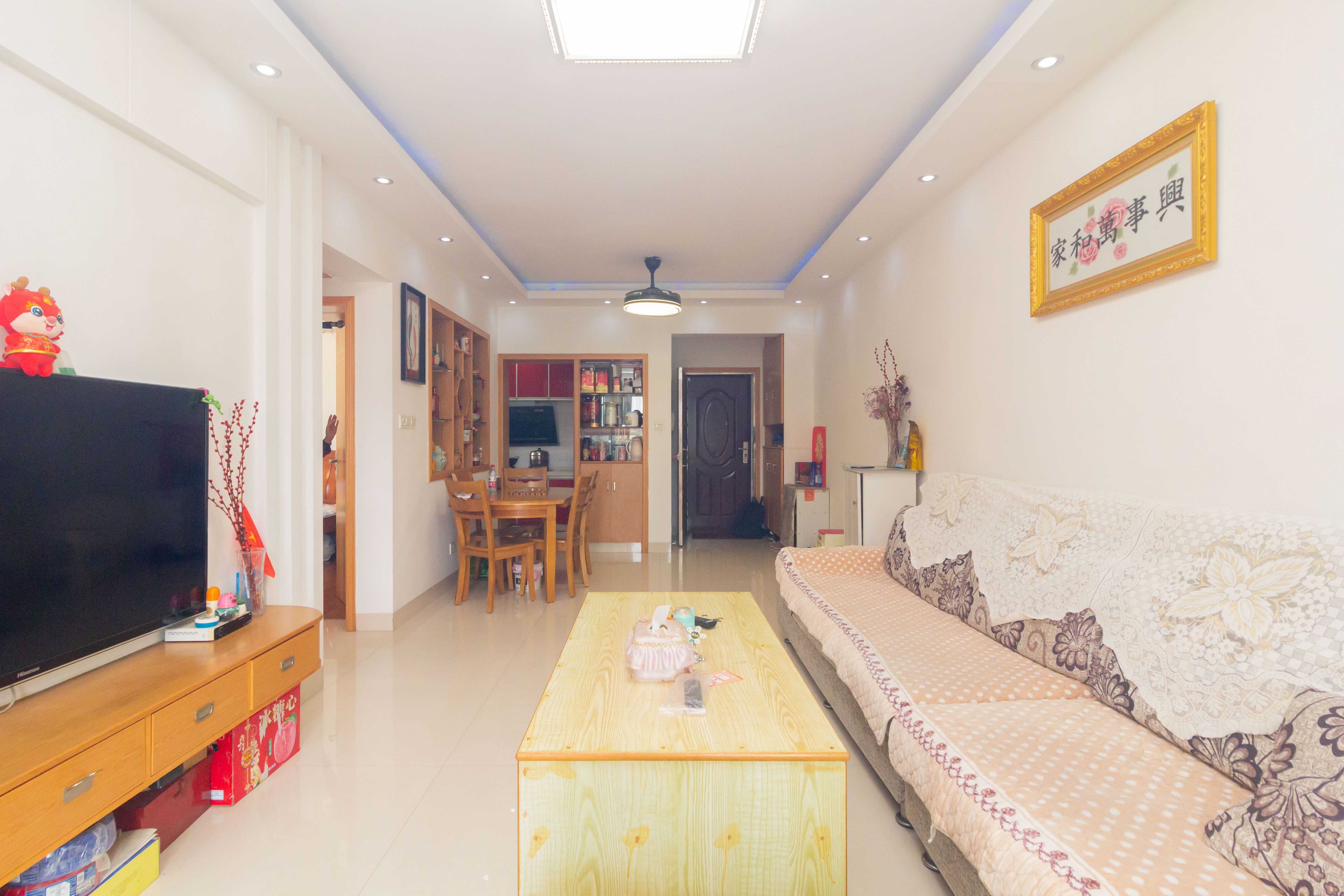 旭辉华庭 2室2厅1卫 52.8万 旭辉华庭 2室2厅1卫 52.8万客厅