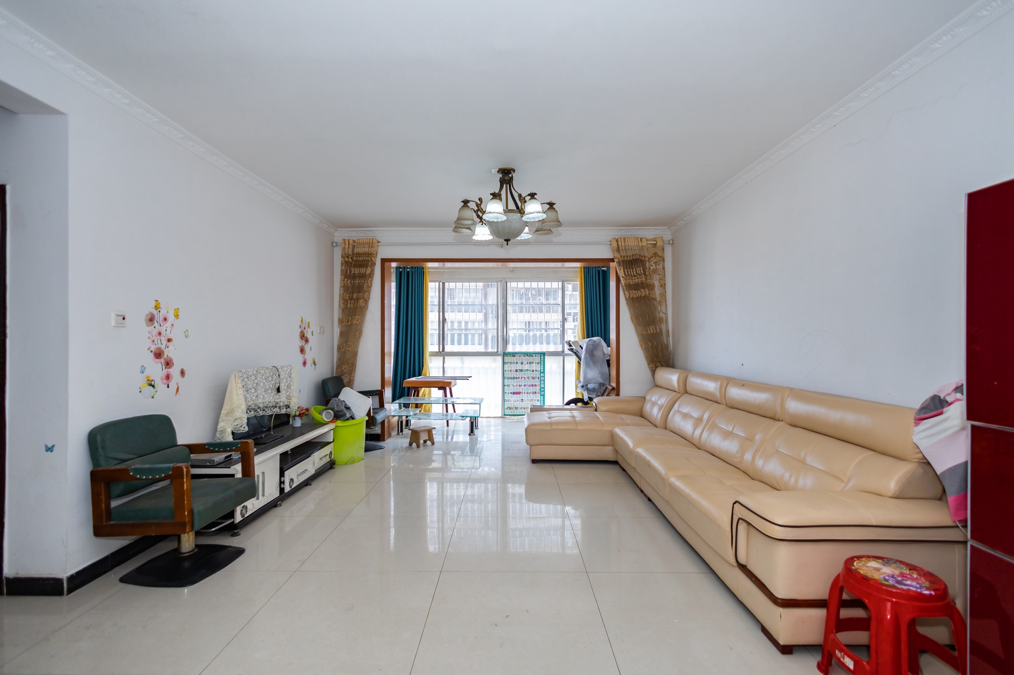 湘楚家园 3室2厅2卫 53.0万 湘楚家园 3室2厅2卫 53.0万客厅