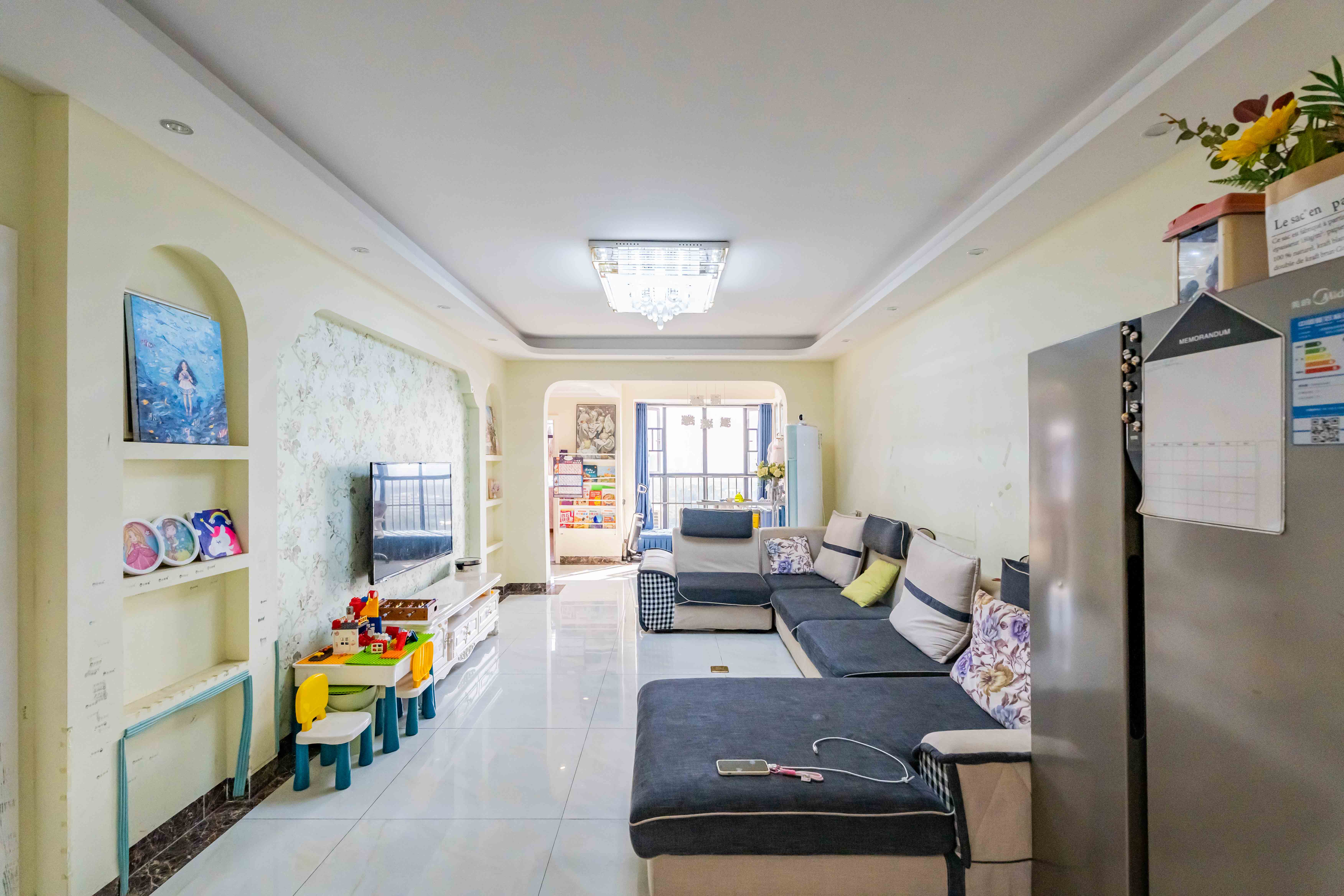 悦湖山 3室2厅1卫 83.0万 悦湖山 3室2厅1卫 83.0万客厅