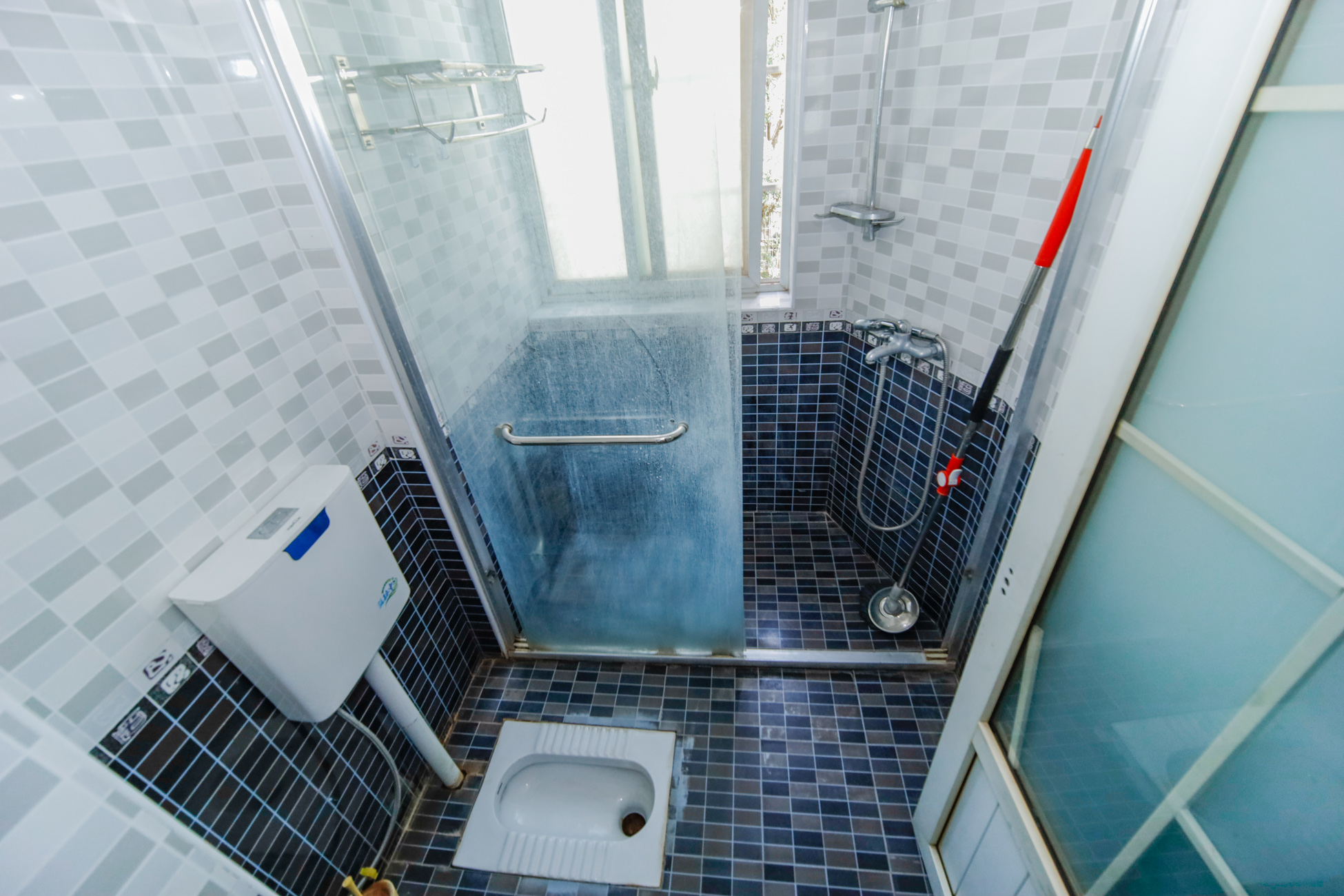 梅苑家园 3室2厅2卫 66.8万 梅苑家园 3室2厅2卫 66.8万卫生间