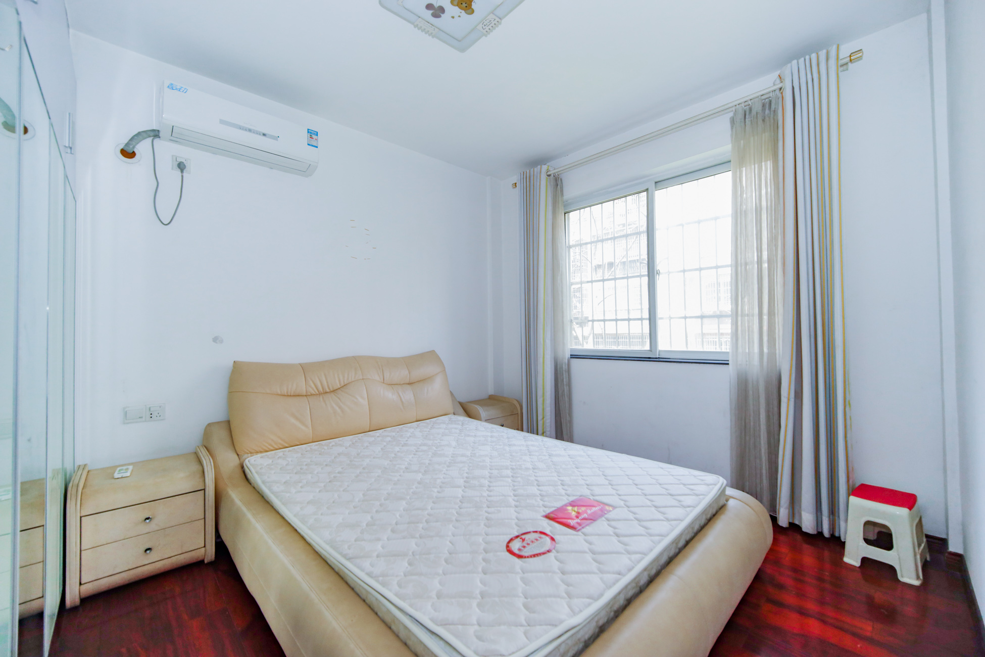 梅苑家园 3室2厅2卫 66.8万 梅苑家园 3室2厅2卫 66.8万卧室