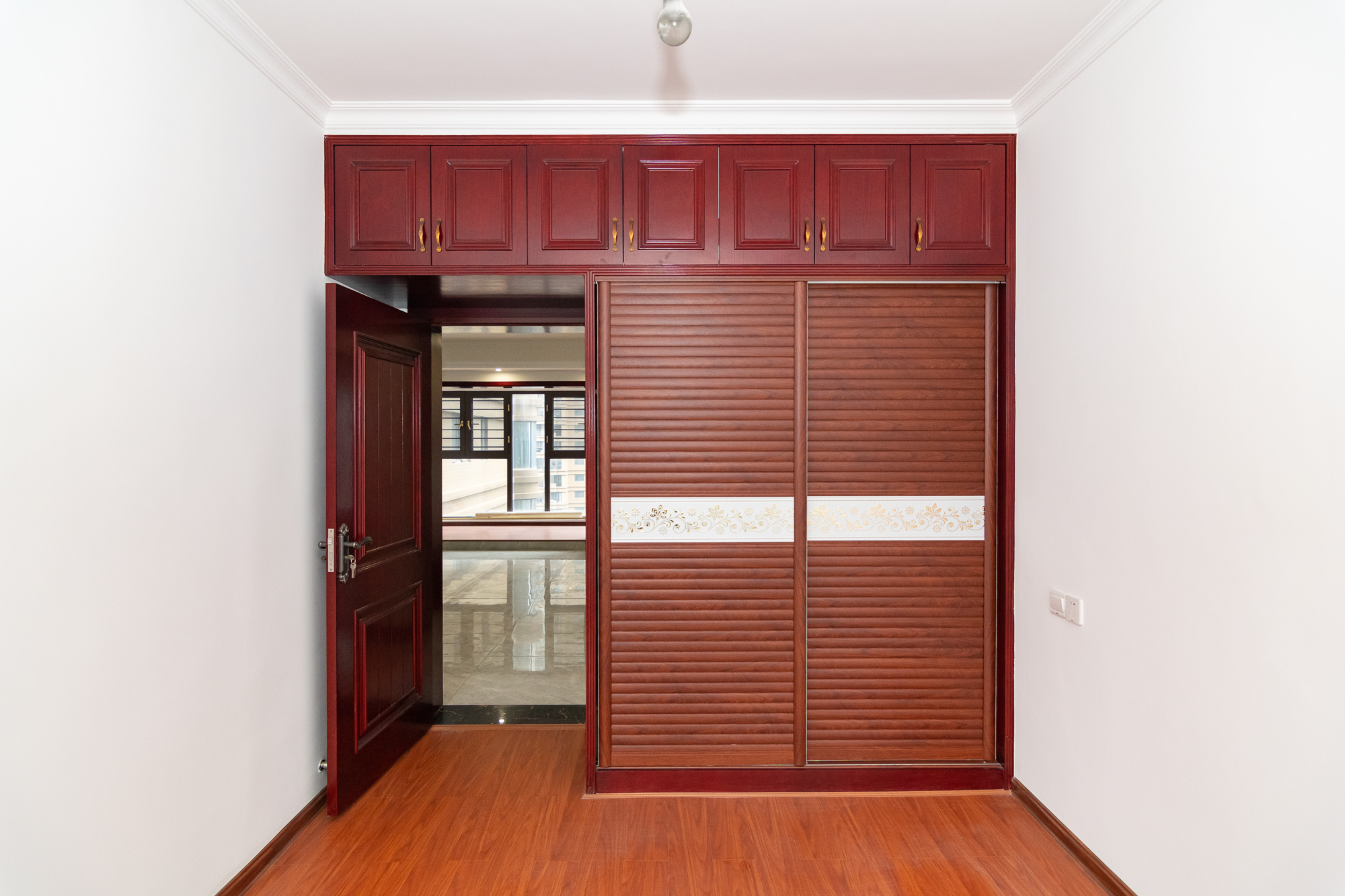 润和长郡(润和紫郡二三期) 4室2厅2卫 125.0万 润和长郡(润和紫郡二三期) 4室2厅2卫 125.0万卧室