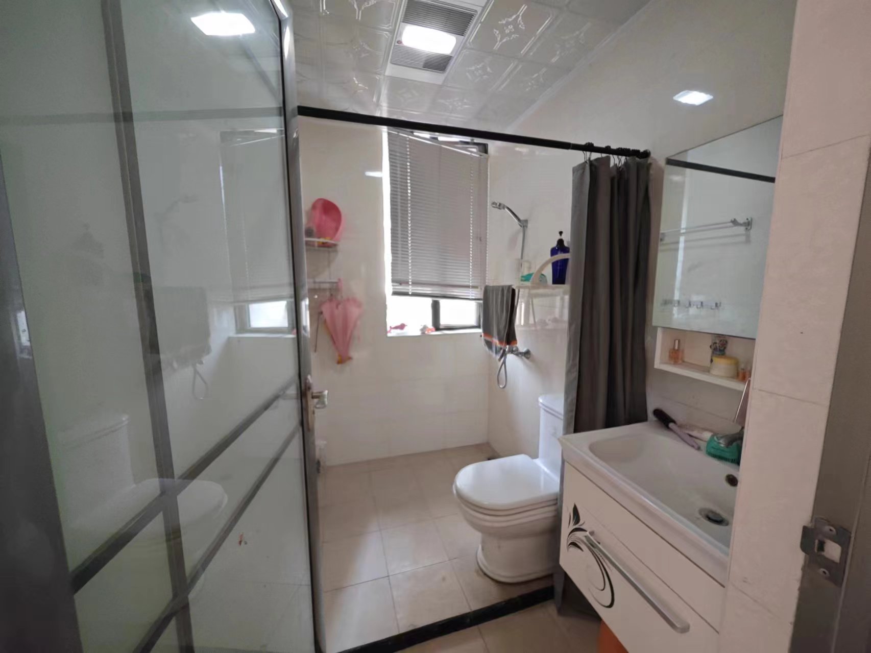 泰山公馆 3室2厅2卫 82.0万 泰山公馆 3室2厅2卫 82.0万室内图