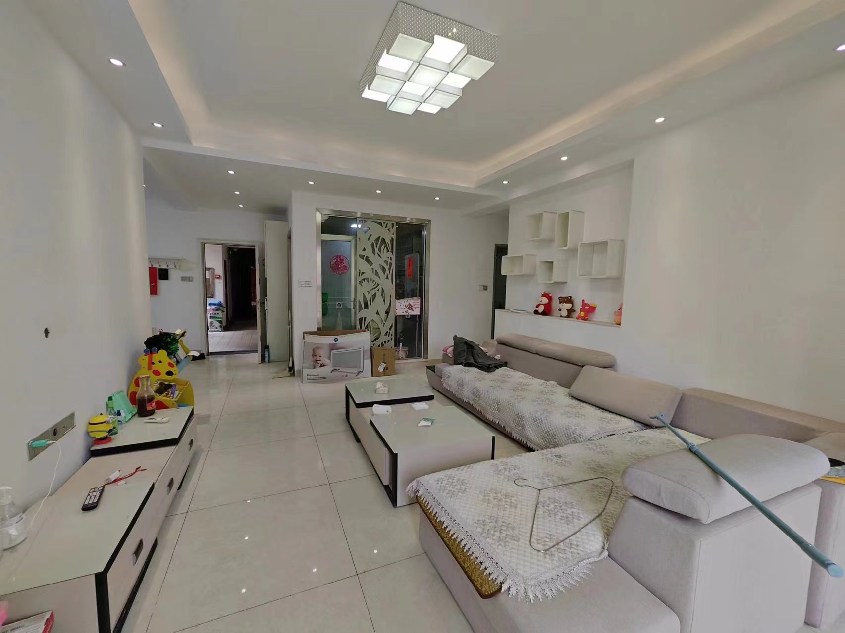 泰山公馆 3室2厅2卫 82.0万 泰山公馆 3室2厅2卫 82.0万室内图