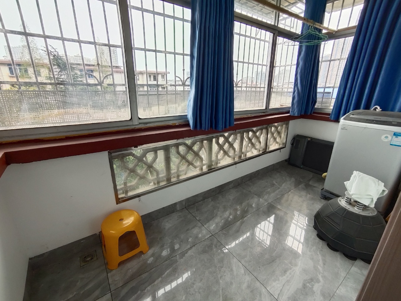 电池厂宿舍 2室1厅1卫 25.0万 电池厂宿舍 2室1厅1卫 25.0万室内图