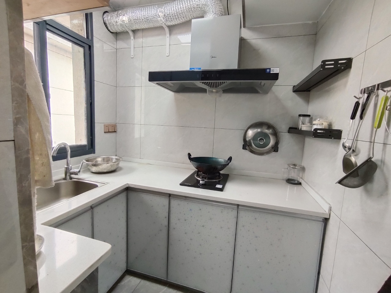 电池厂宿舍 2室1厅1卫 25.0万 电池厂宿舍 2室1厅1卫 25.0万室内图