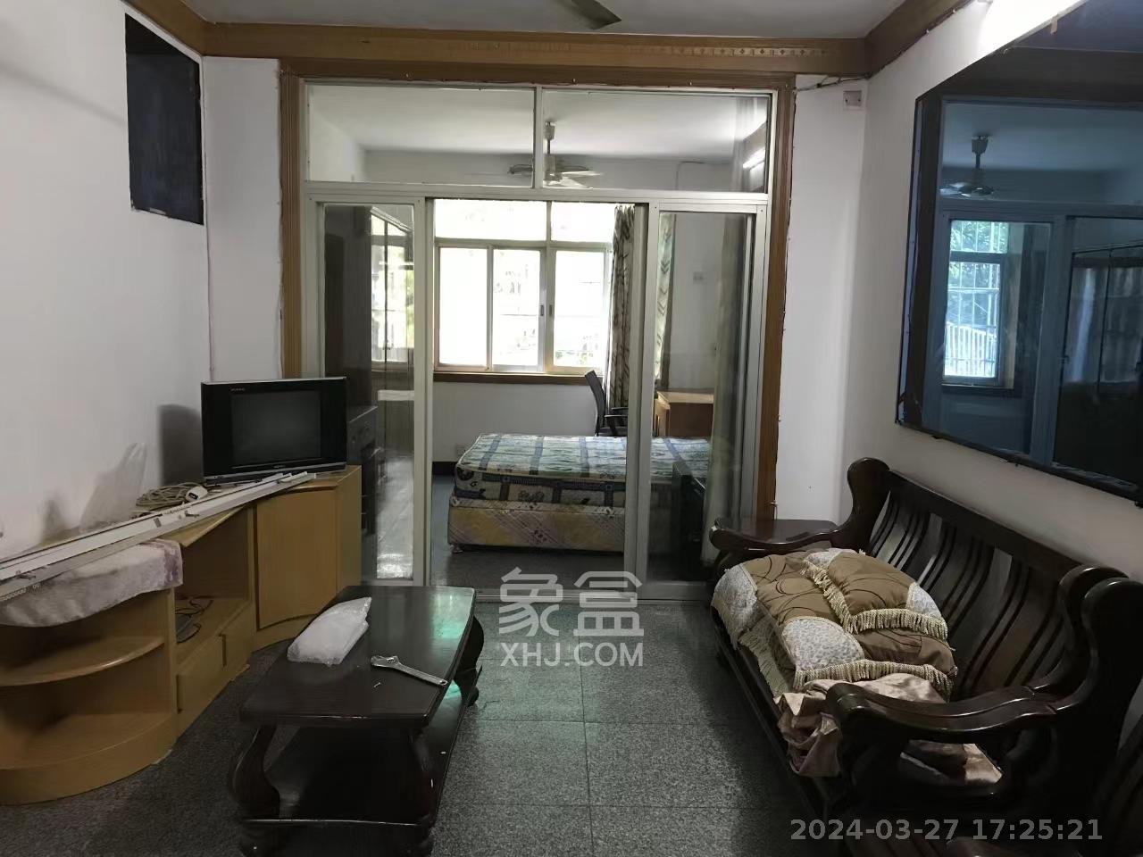 湖南大学红叶楼  3室2厅1卫   2400.00元/月室内图