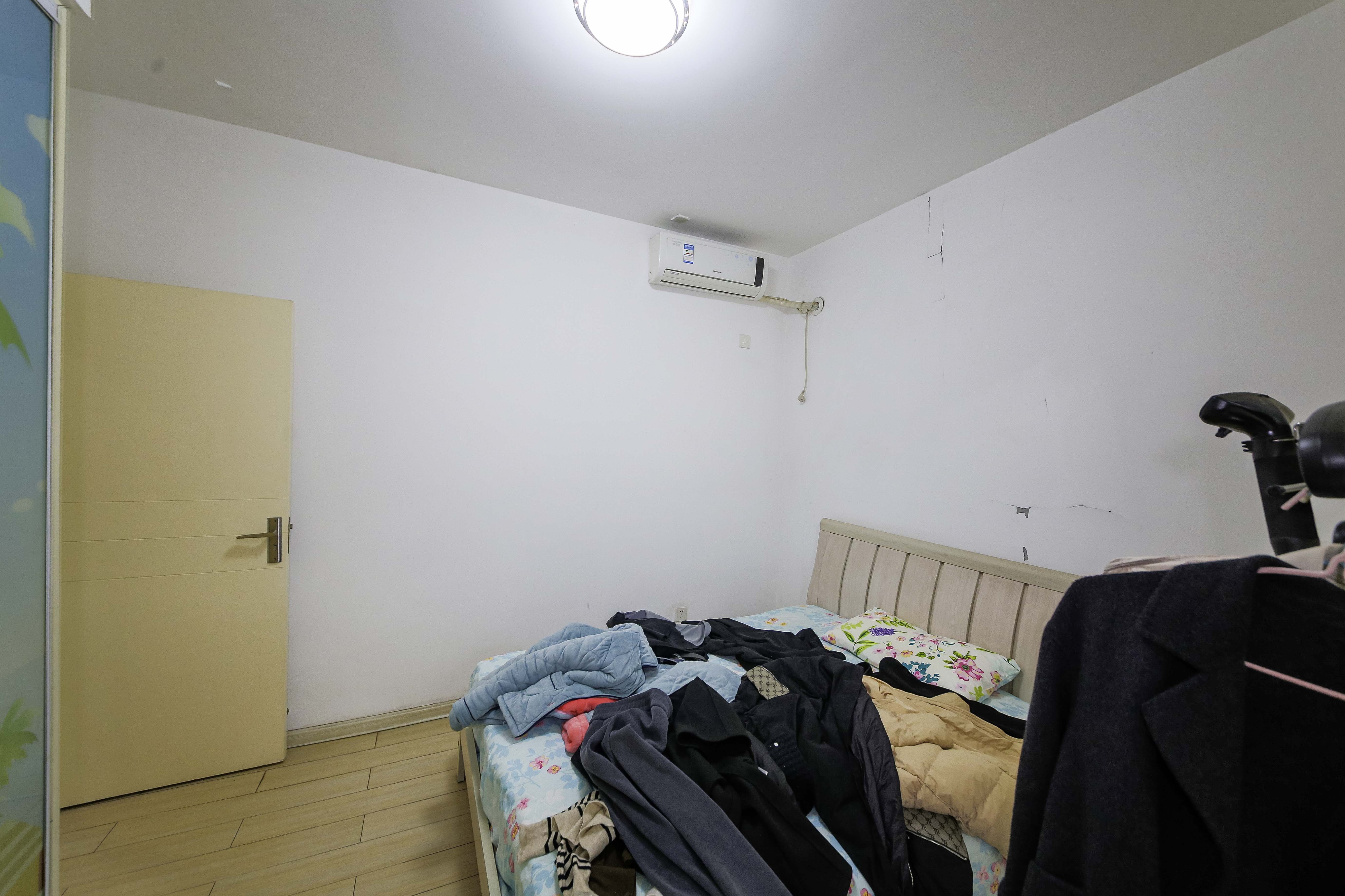 生活艺术城  2室2厅1卫   93.00万卧室