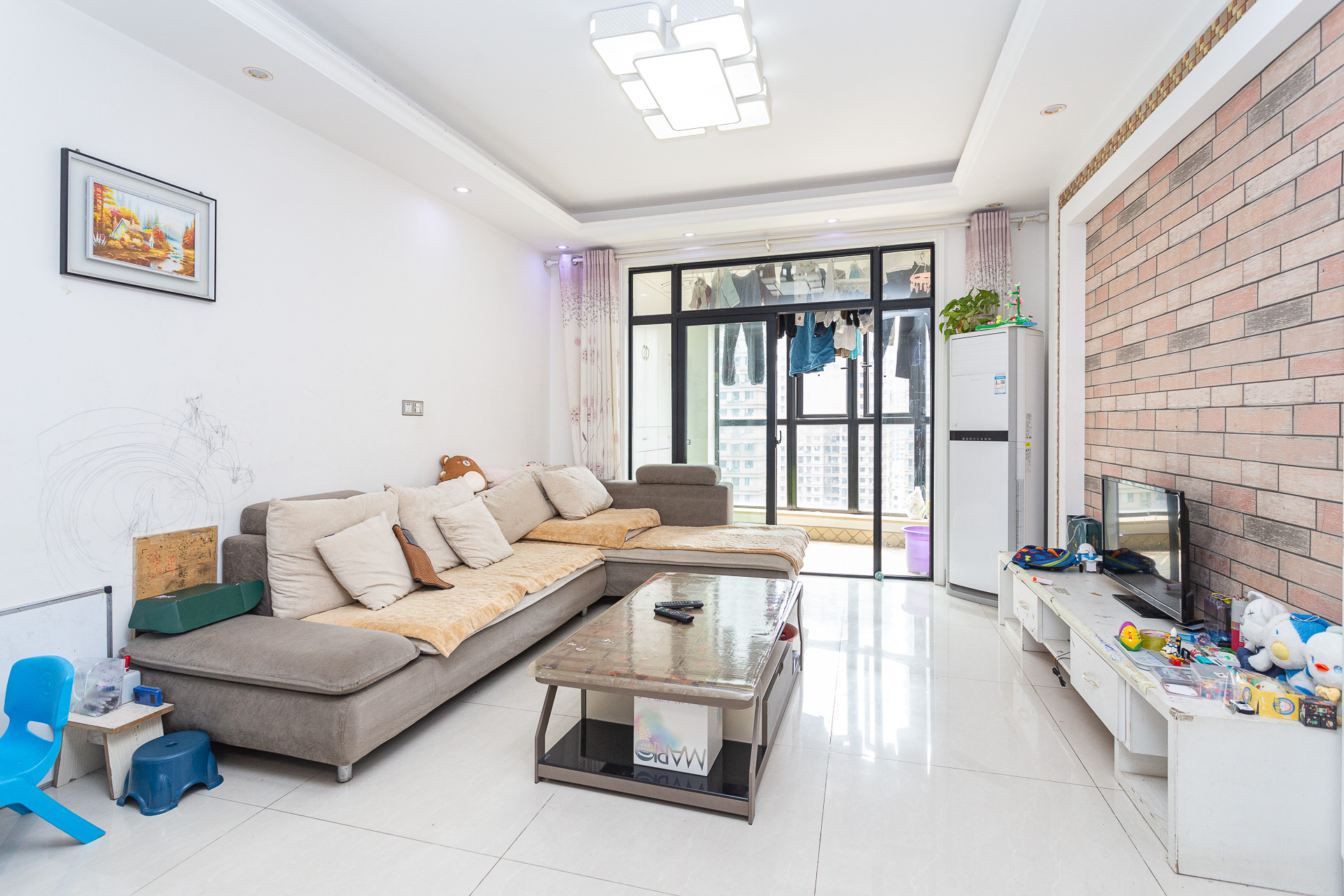 润和之悦(金泽园) 3室2厅1卫 72.0万 润和之悦(金泽园) 3室2厅1卫 72.0万客厅