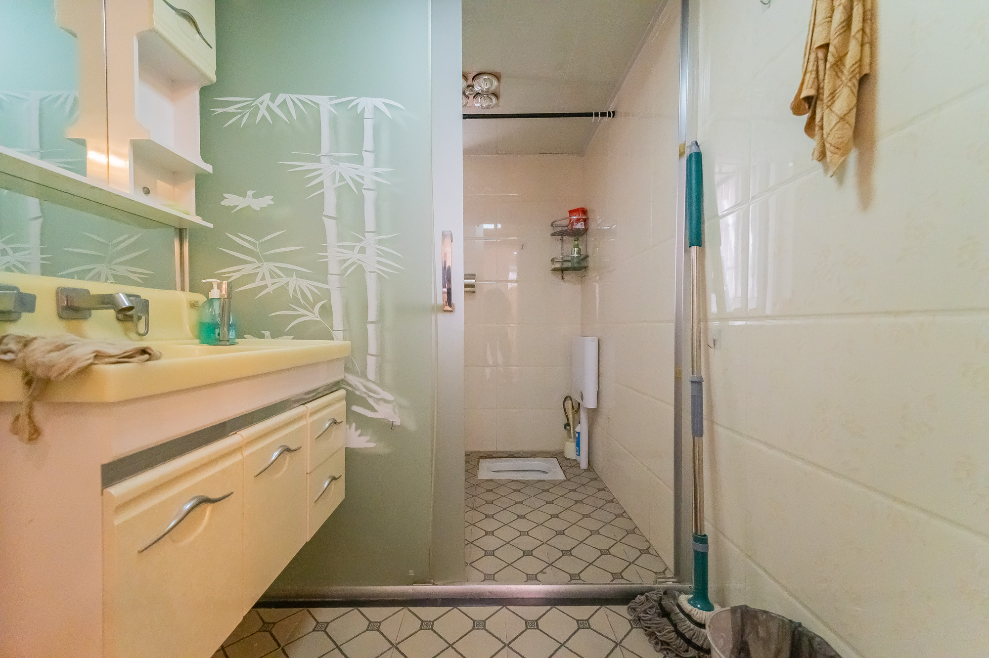 泊林晶城 3室2厅1卫 69.8万 泊林晶城 3室2厅1卫 69.8万卫生间