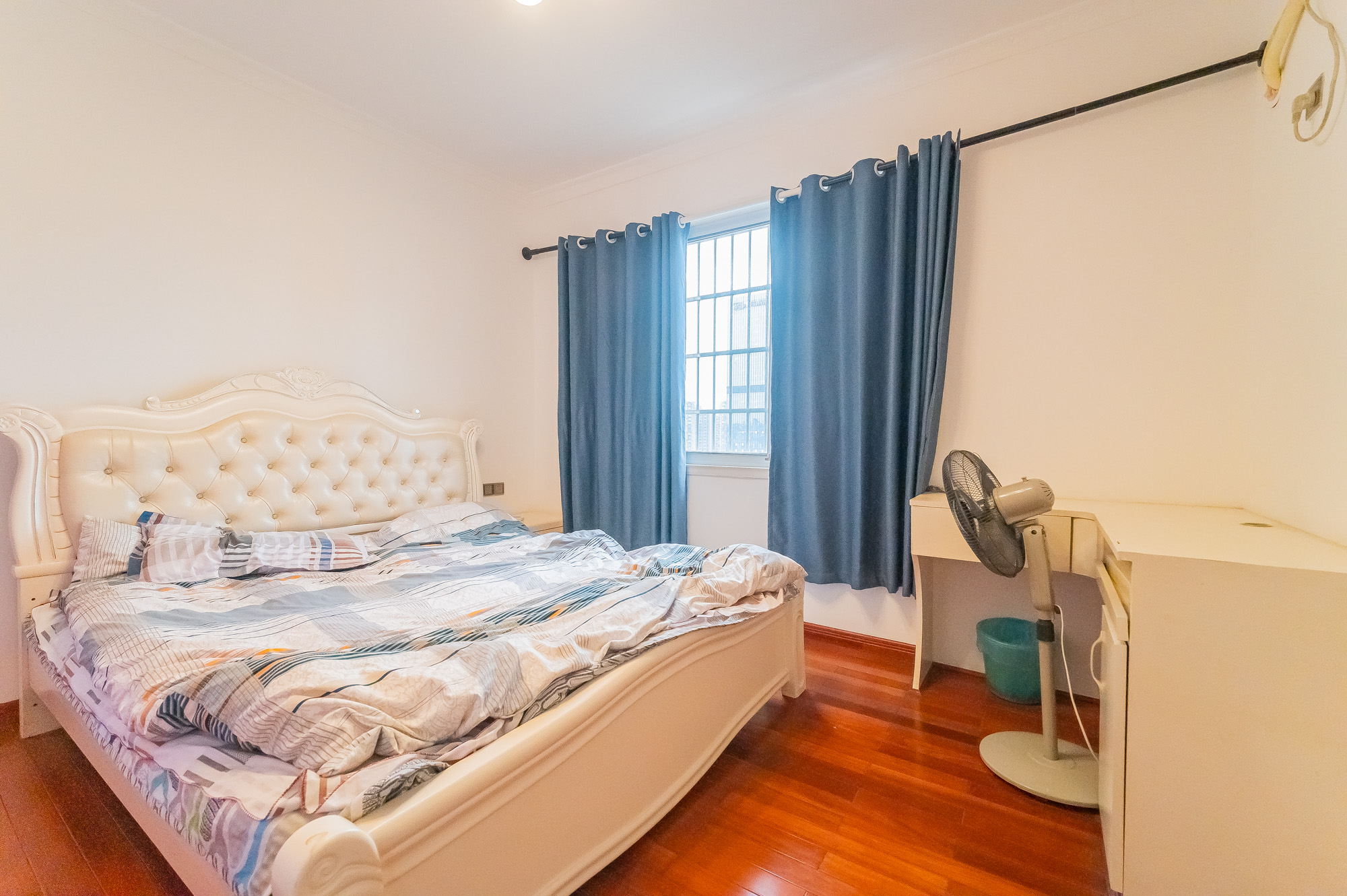 泊林晶城 3室2厅1卫 69.8万 泊林晶城 3室2厅1卫 69.8万卧室