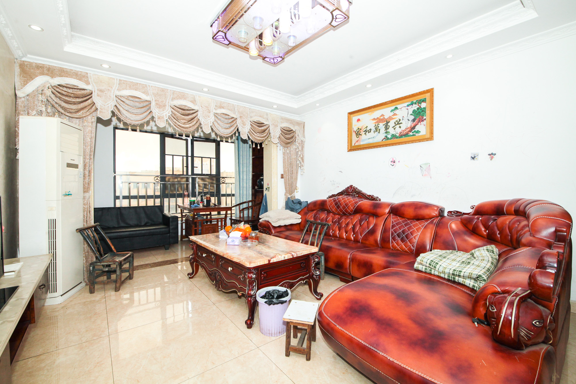 深业睿城 5室2厅2卫 99.0万 深业睿城 5室2厅2卫 99.0万客厅