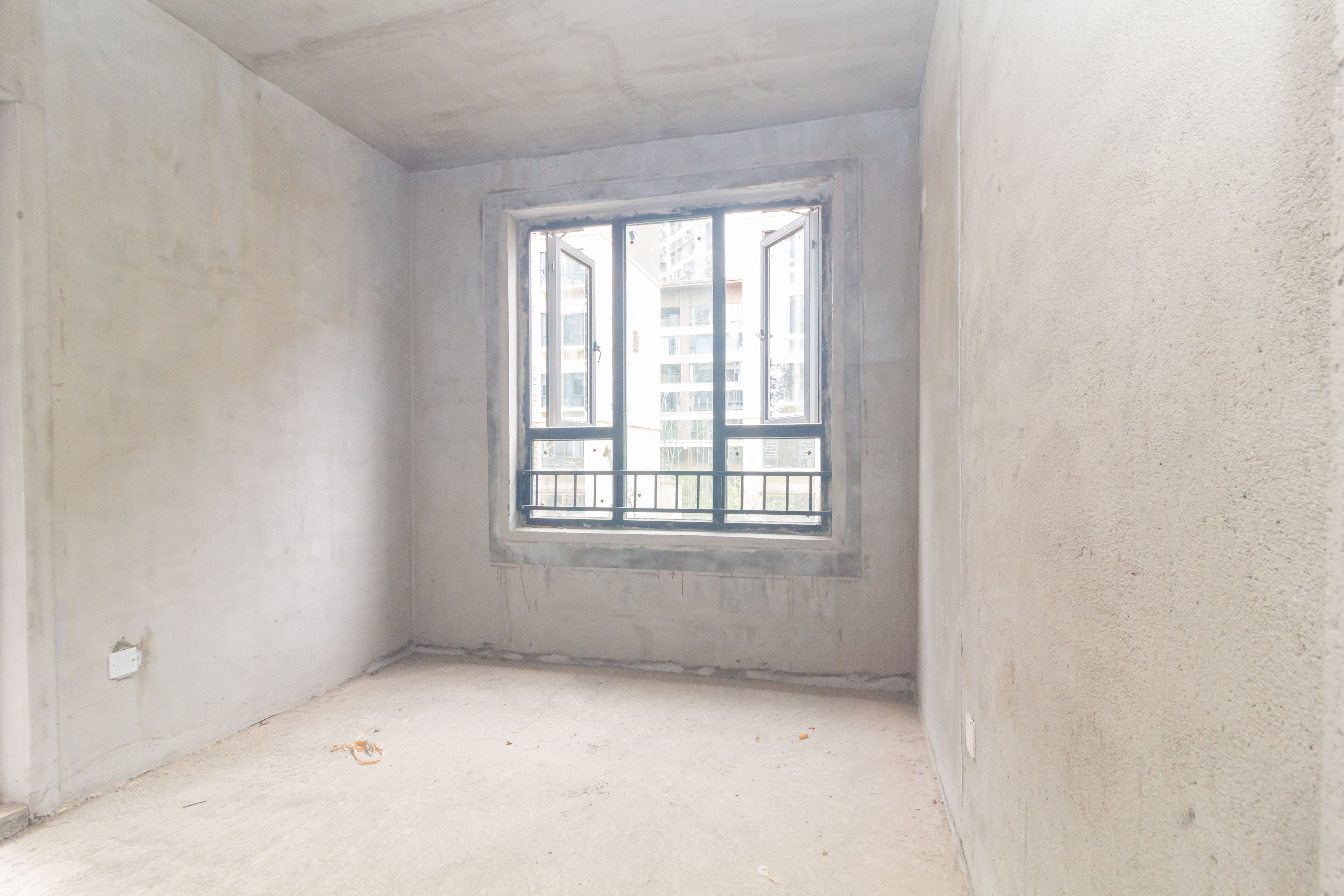 华远碧桂园海蓝城 5室1厅2卫 139.8万 华远碧桂园海蓝城 5室1厅2卫 139.8万卧室