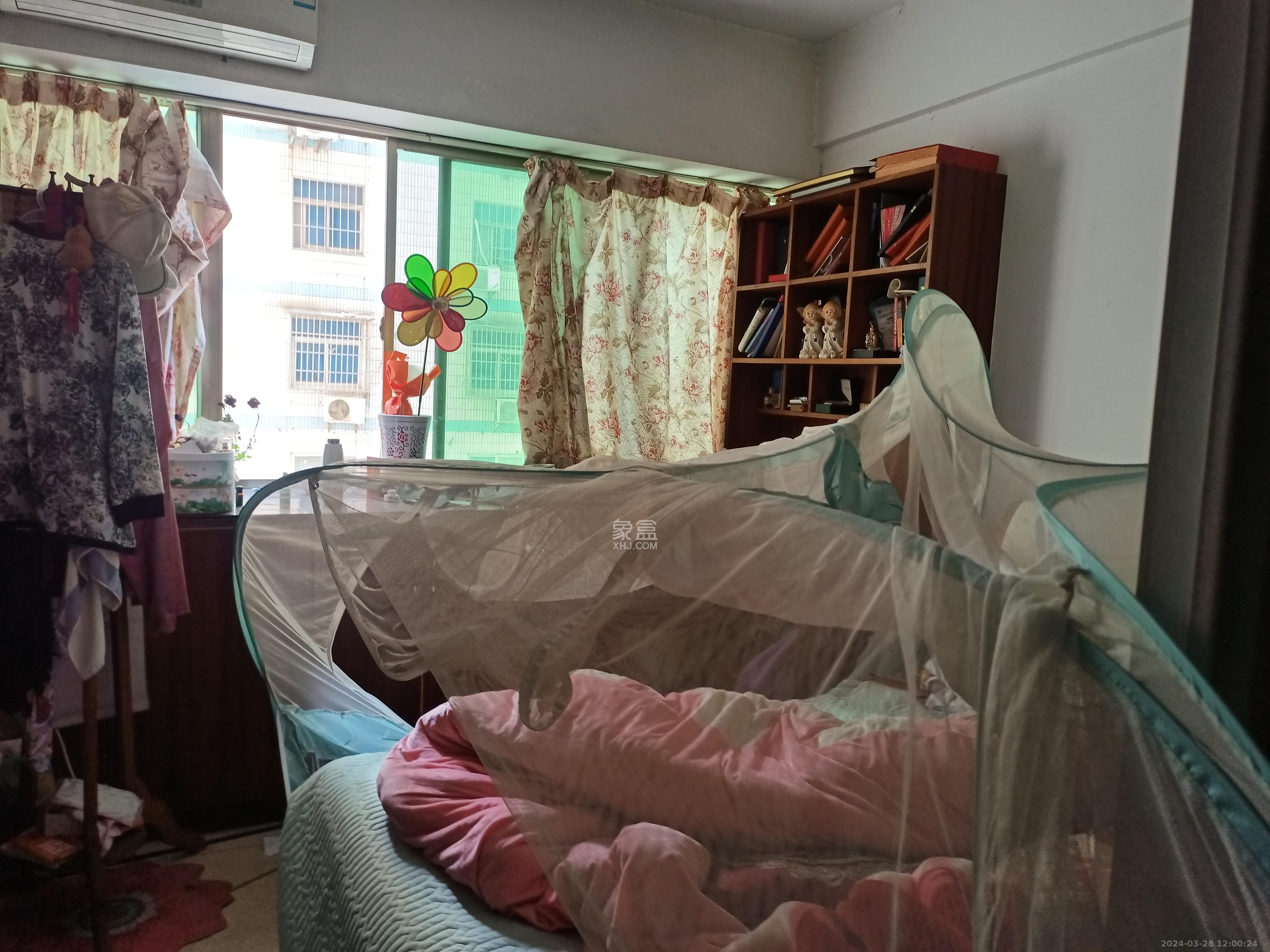 上城星座  1室2厅1卫   3000.00元/月室内图